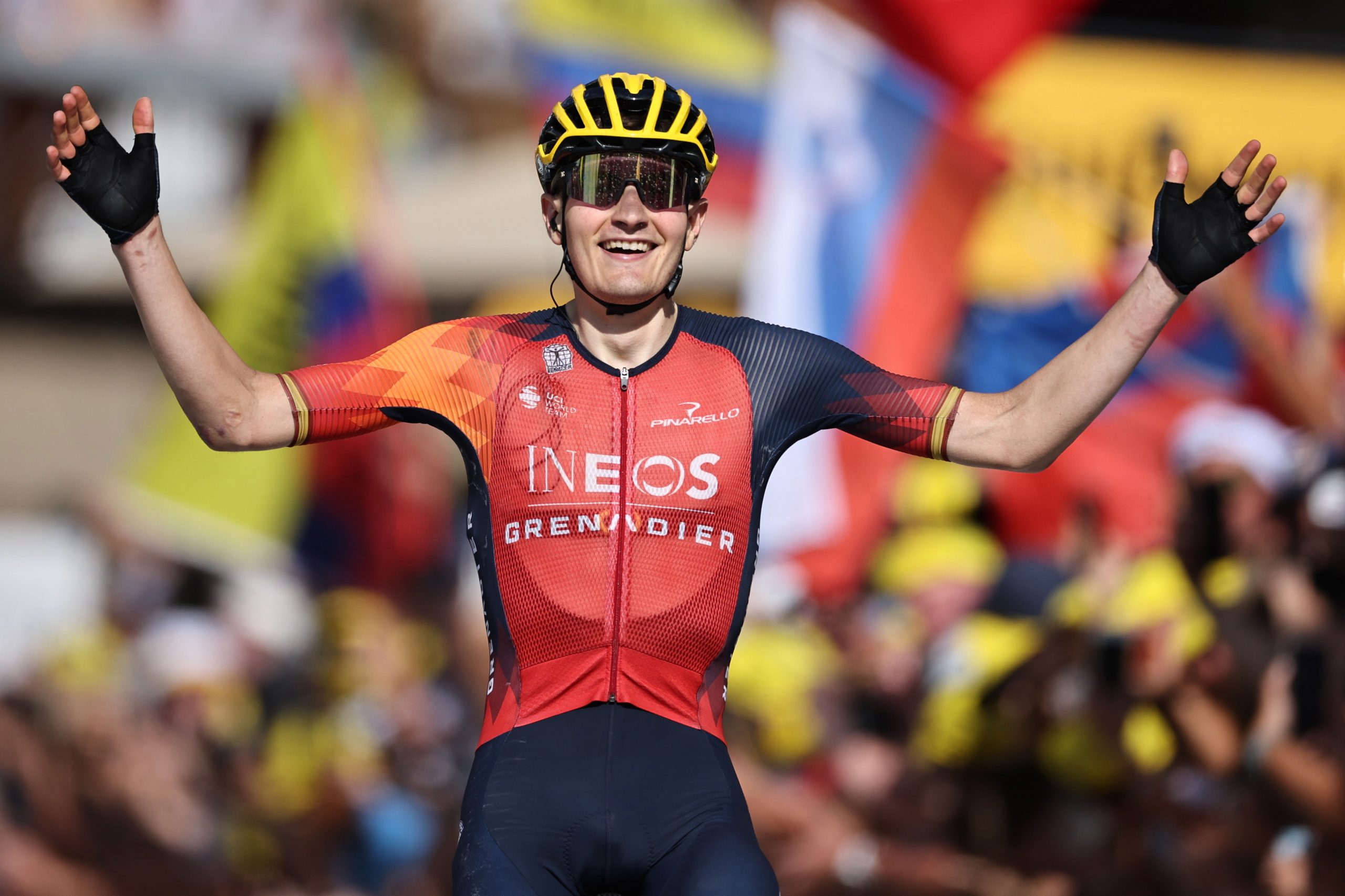Carlos Rodríguez estreia-se a ganhar e sobe a terceiro do Tour