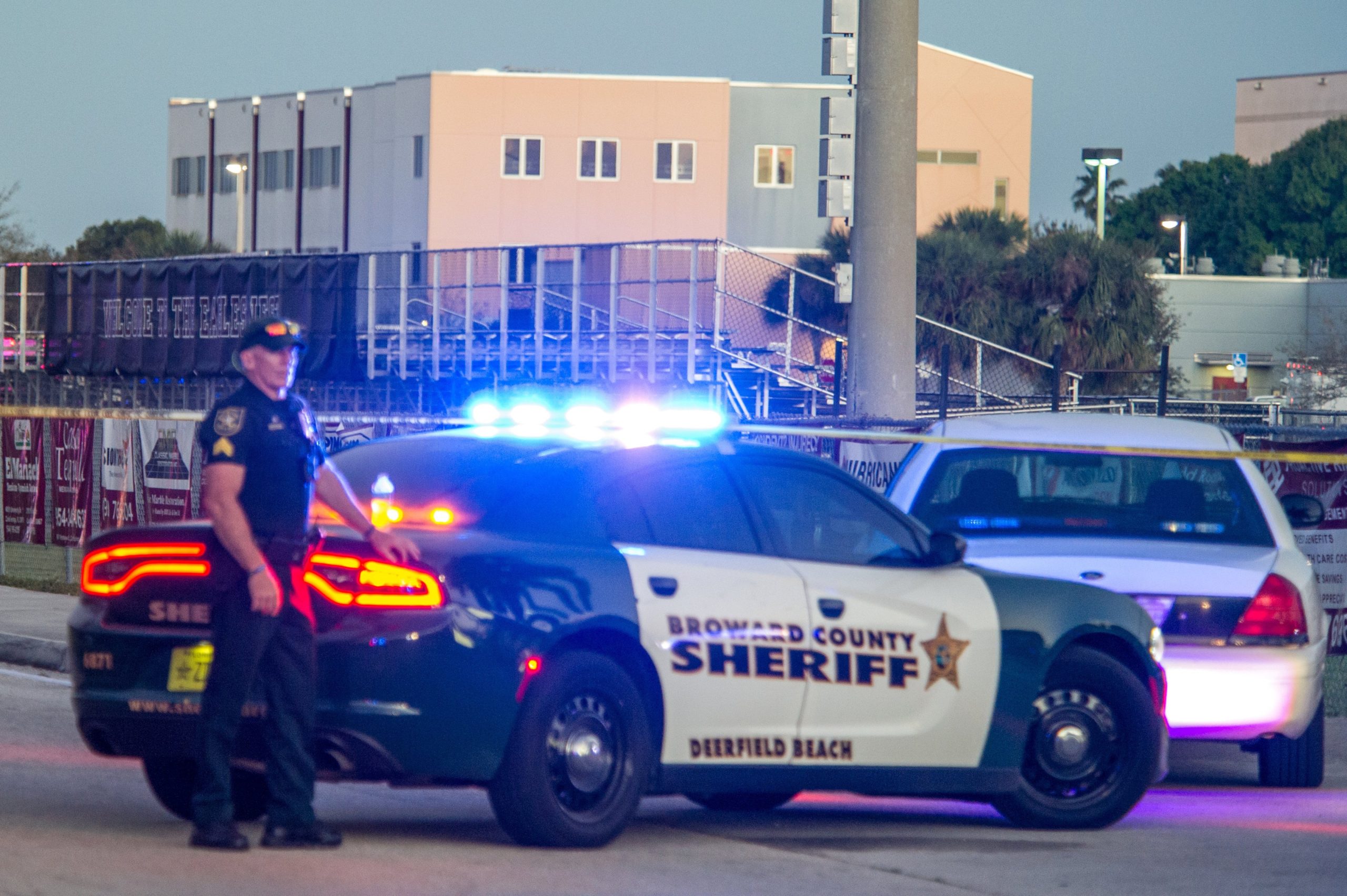 Regresso às aulas em Parkland com vigilância reforçada, seis meses depois do ataque que matou 17 pessoas