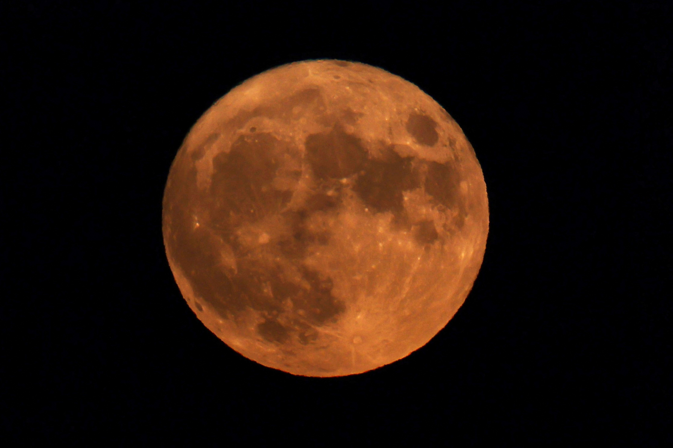 Esta segunda-feira acontece a primeira superlua de 2023