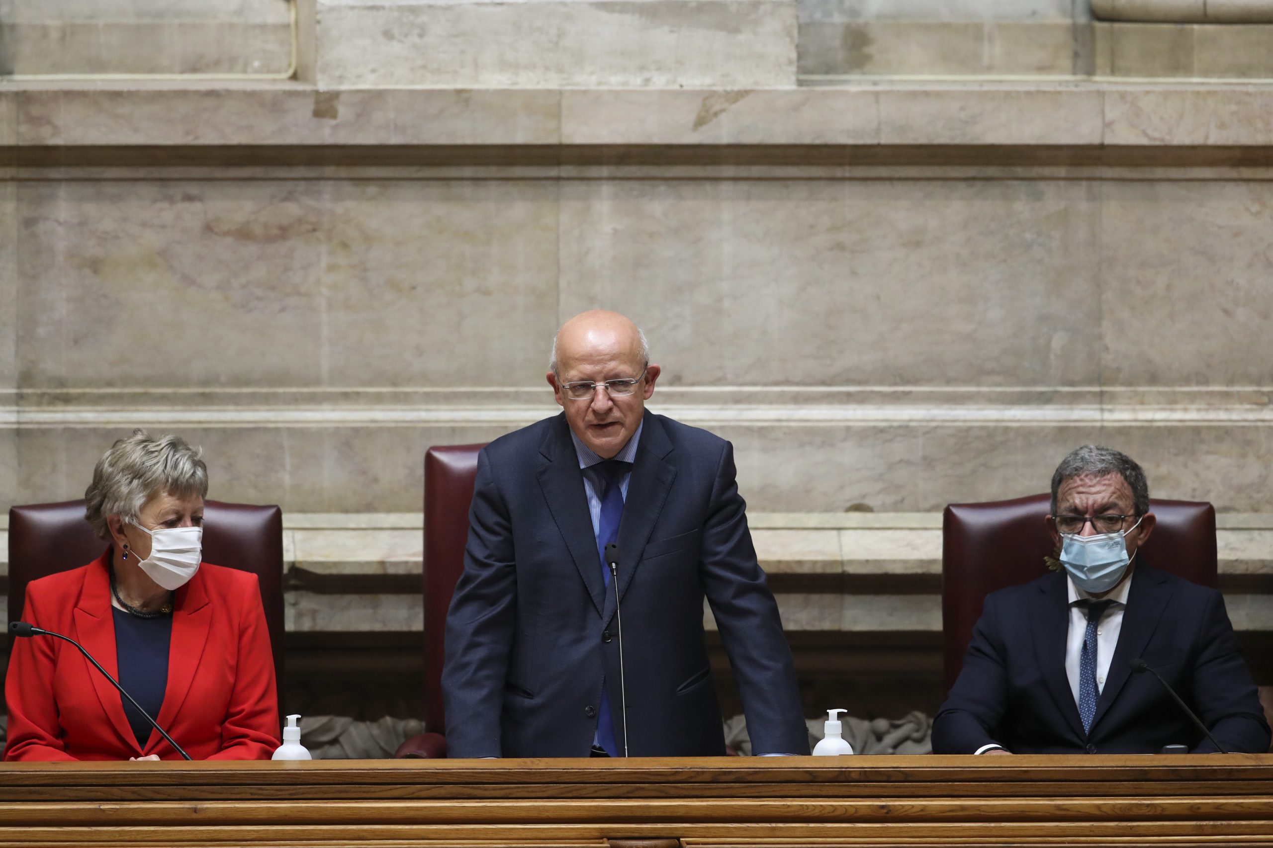 Santos Silva sugere revisão da lei eleitoral pragmática protegendo segurança do voto