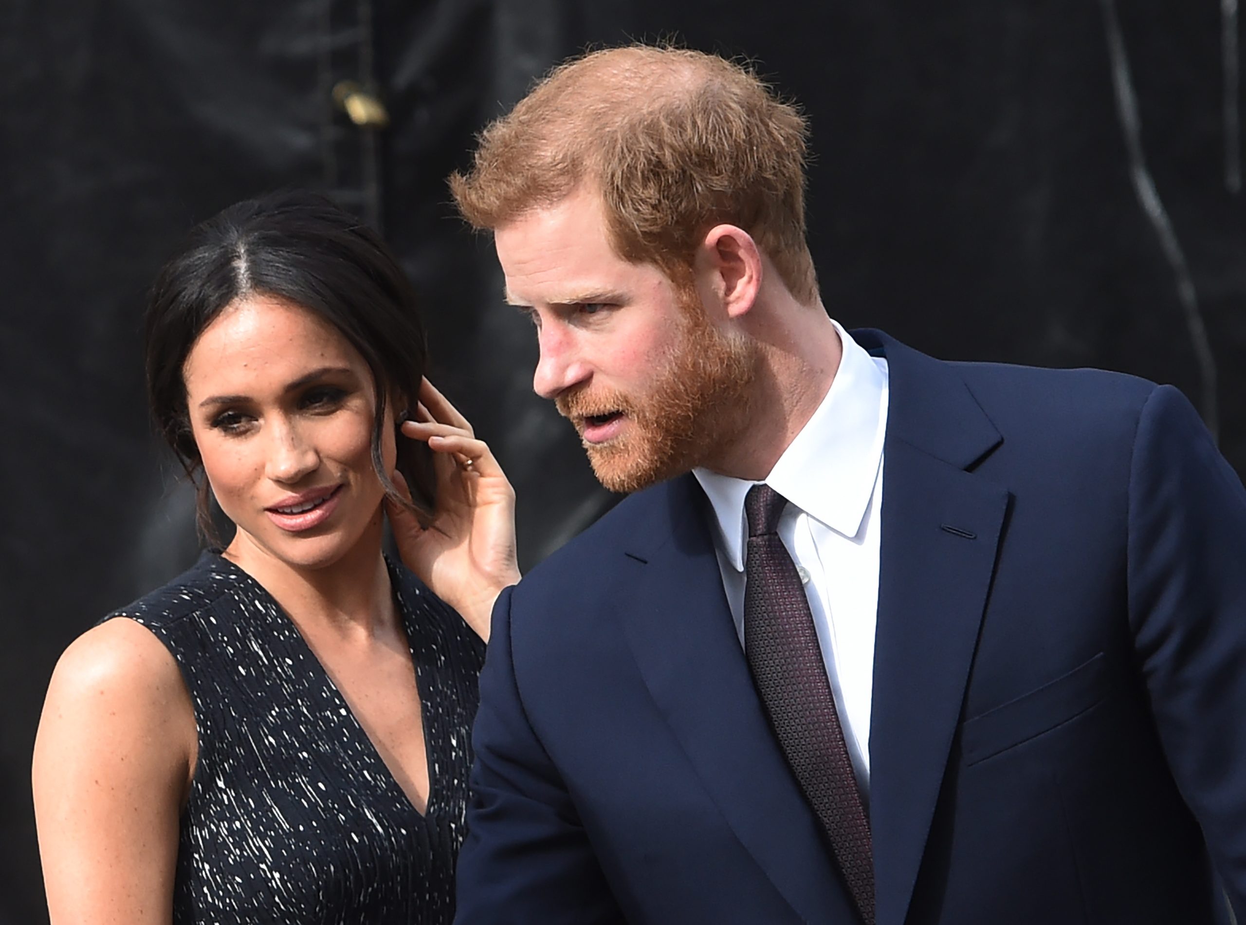 Príncipe Harry e Meghan Markle fazem visita surpresa às vítimas dos incêndios de Los Angeles