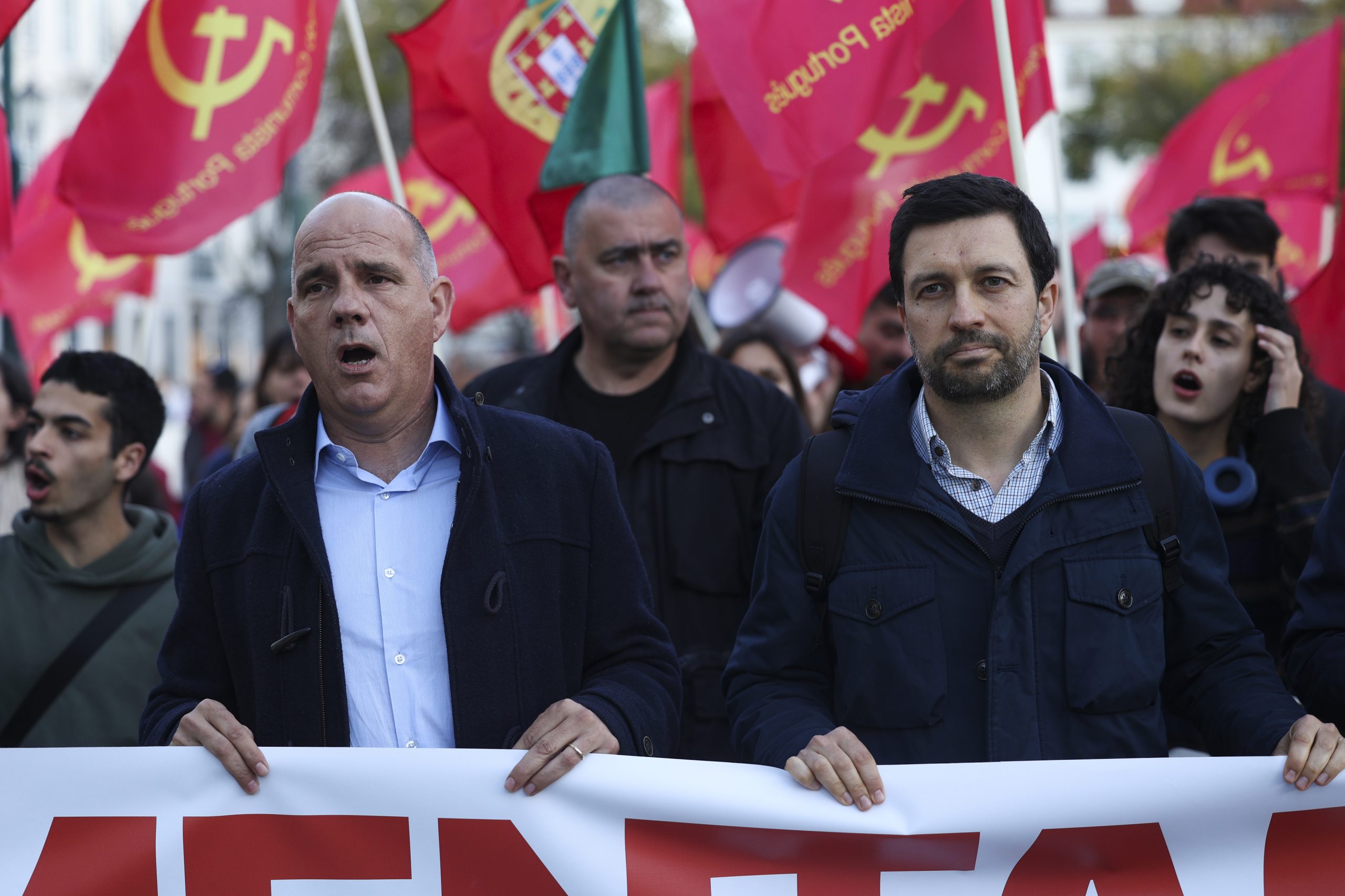 PCP apresenta queixa à CNE por retirada de cartazes políticos em Lisboa