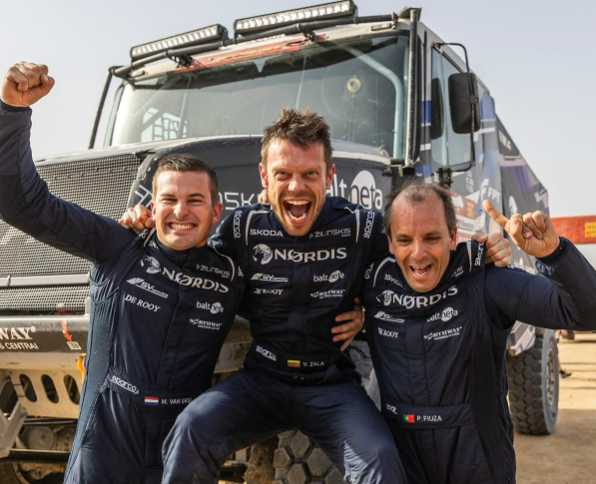Paulo Fiúza faz história e sagra-se campeão no Dakar na categoria camiões