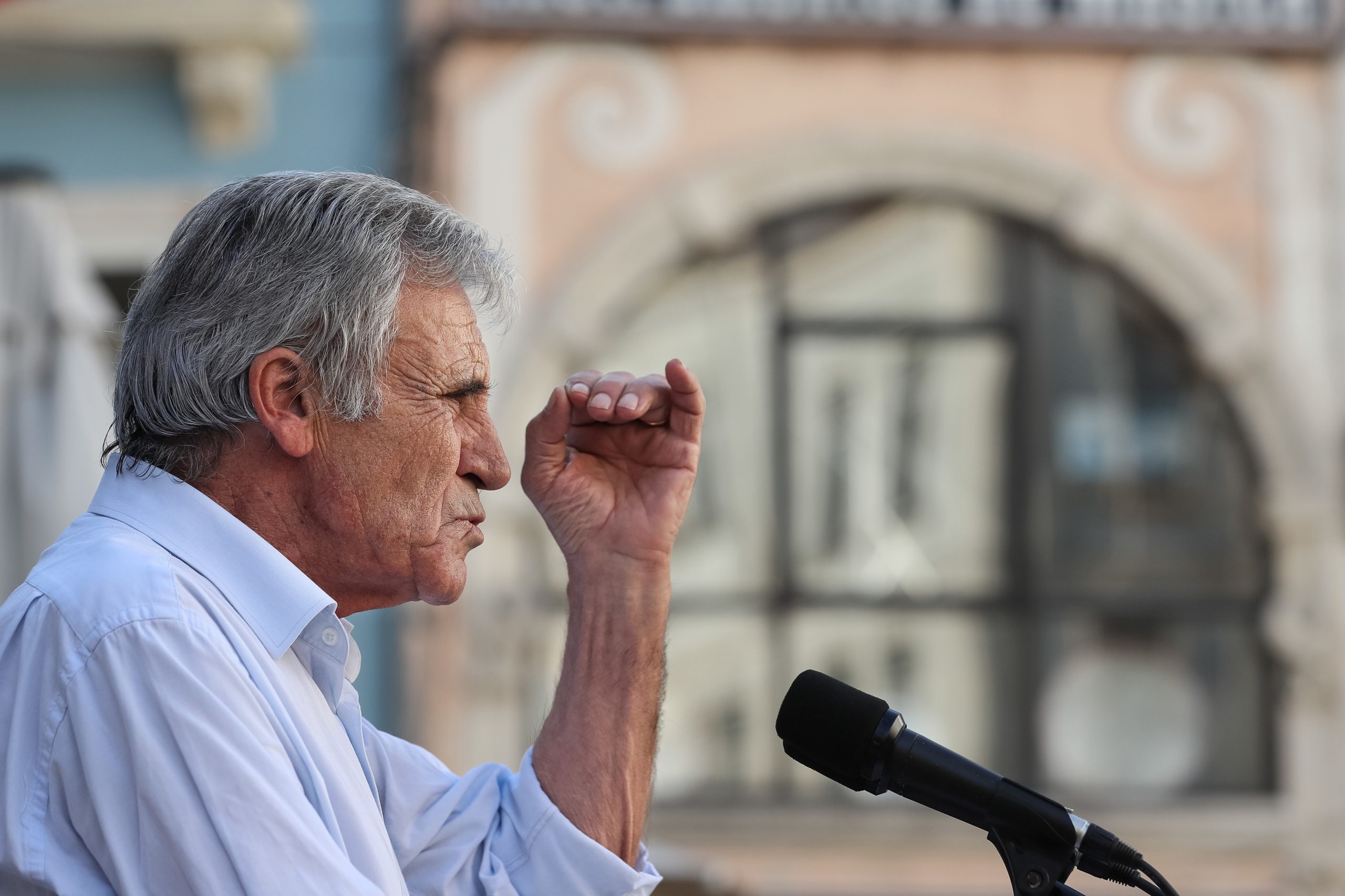 Jerónimo diz que princípio da gestão pública no SNS foi central no acordo com PS
