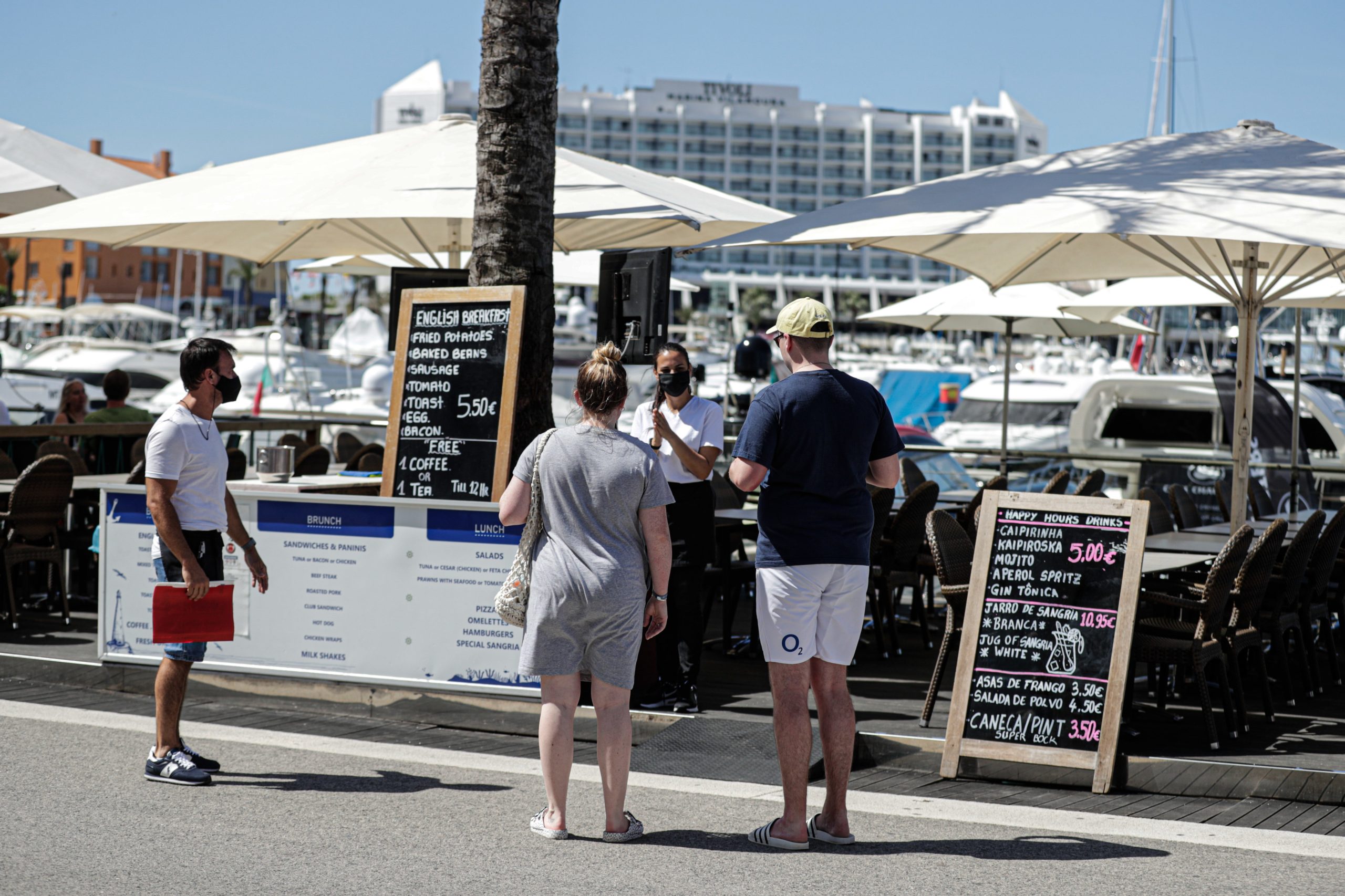 “Vai acontecer, mas neste momento ainda não se nota nada”. Em Vilamoura ainda não se sente a chegada dos ingleses