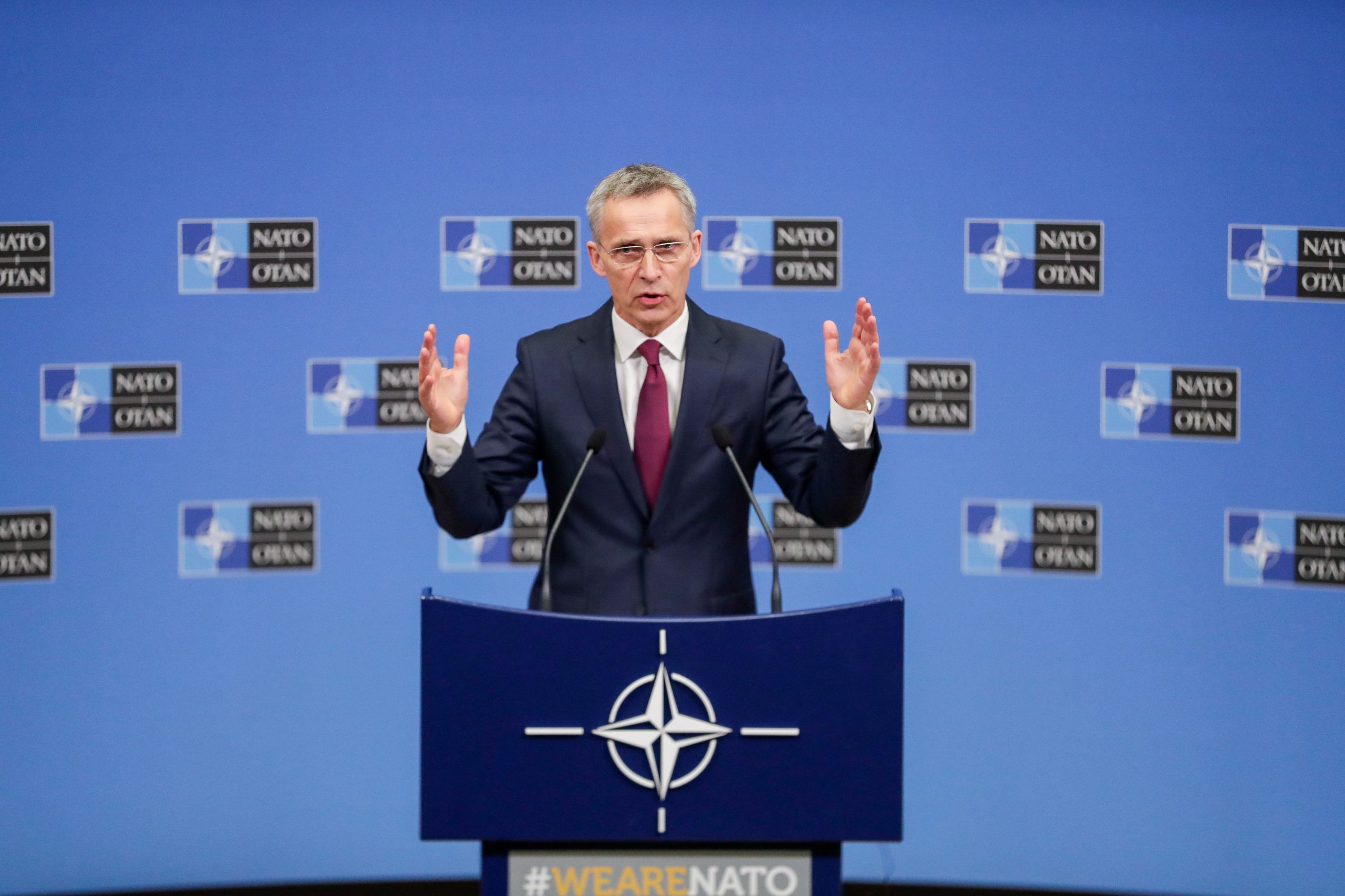 NATO acompanha suspeitas sobre Huawei e admite atuar