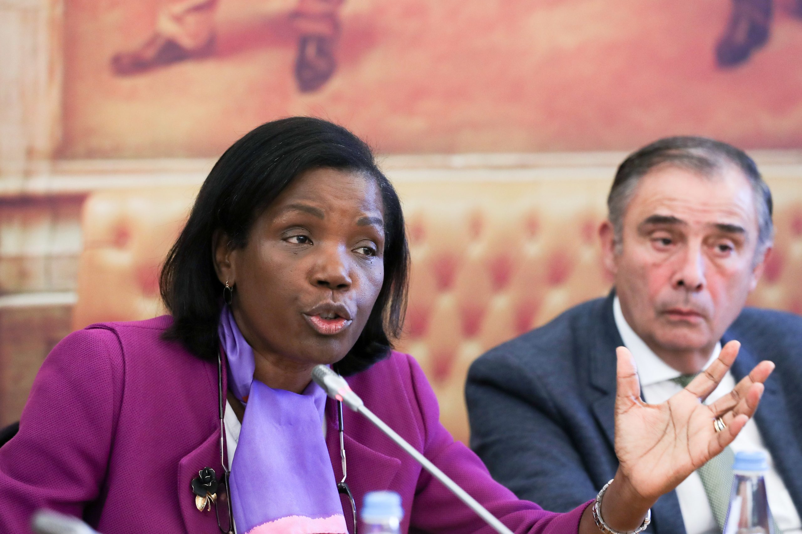 Ministra da Justiça quer pacto para corrigir “perceção errónea” sobre o sistema