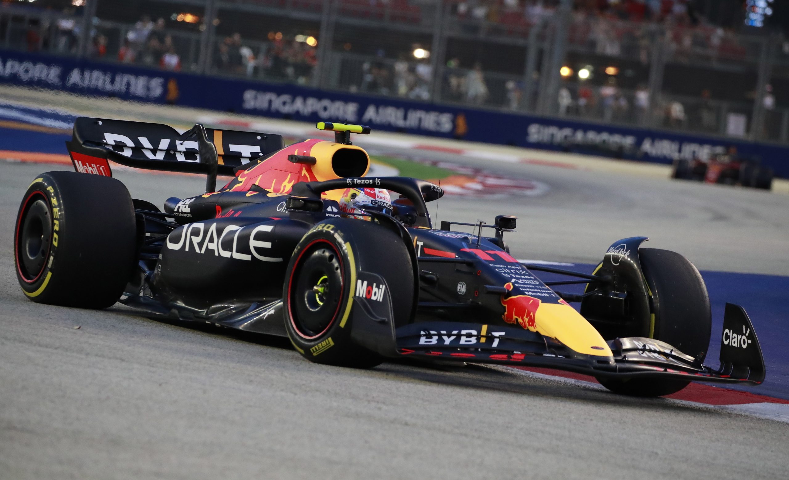 Sergio Pérez vence GP de Singapura de Fórmula 1 – e adia título de Max Verstappen