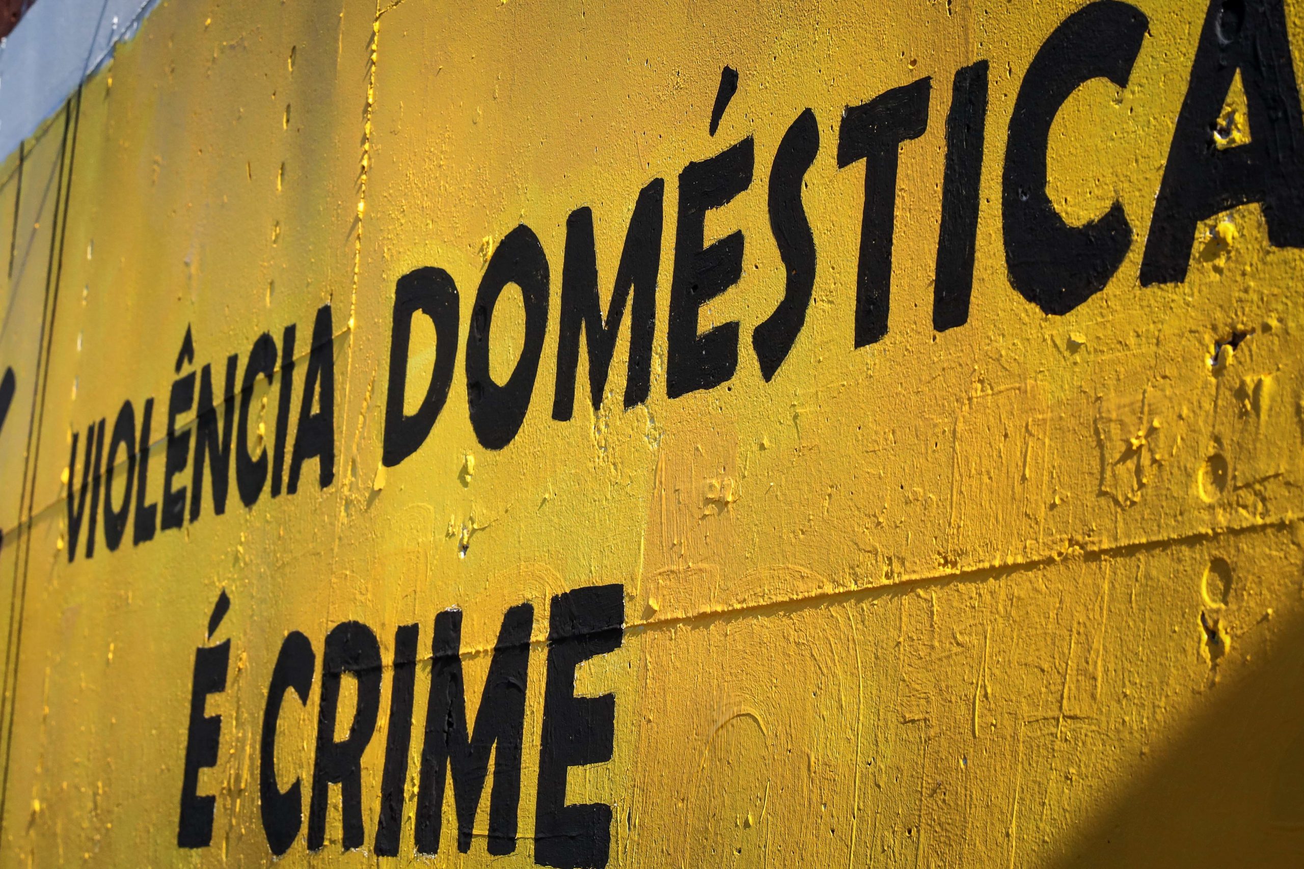 Internamento para homem pelo crime de violência doméstica sobre a mãe em Pombal