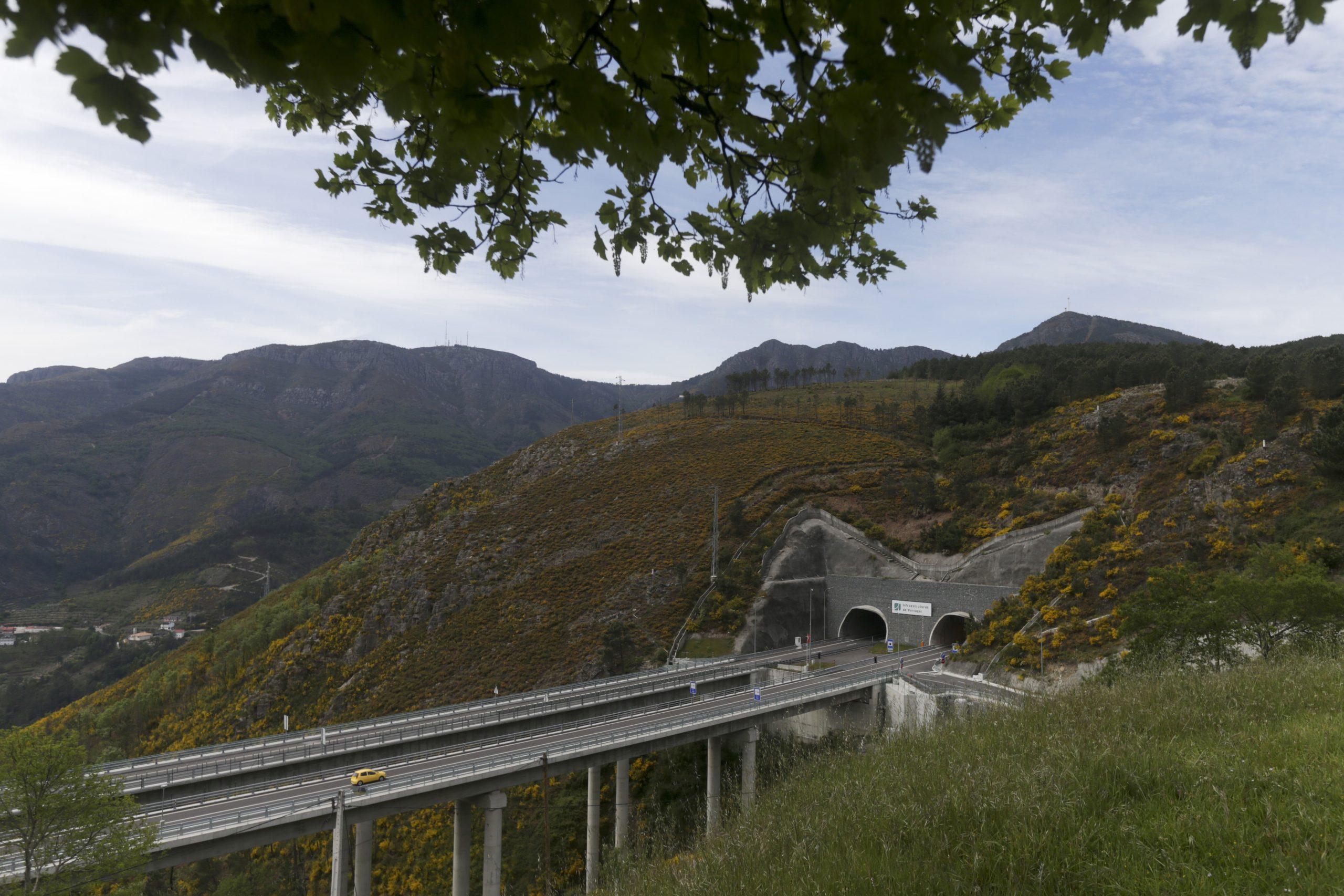 Liga dos Bombeiros quer saber sobre viaturas e simulacros para o Túnel do Marão