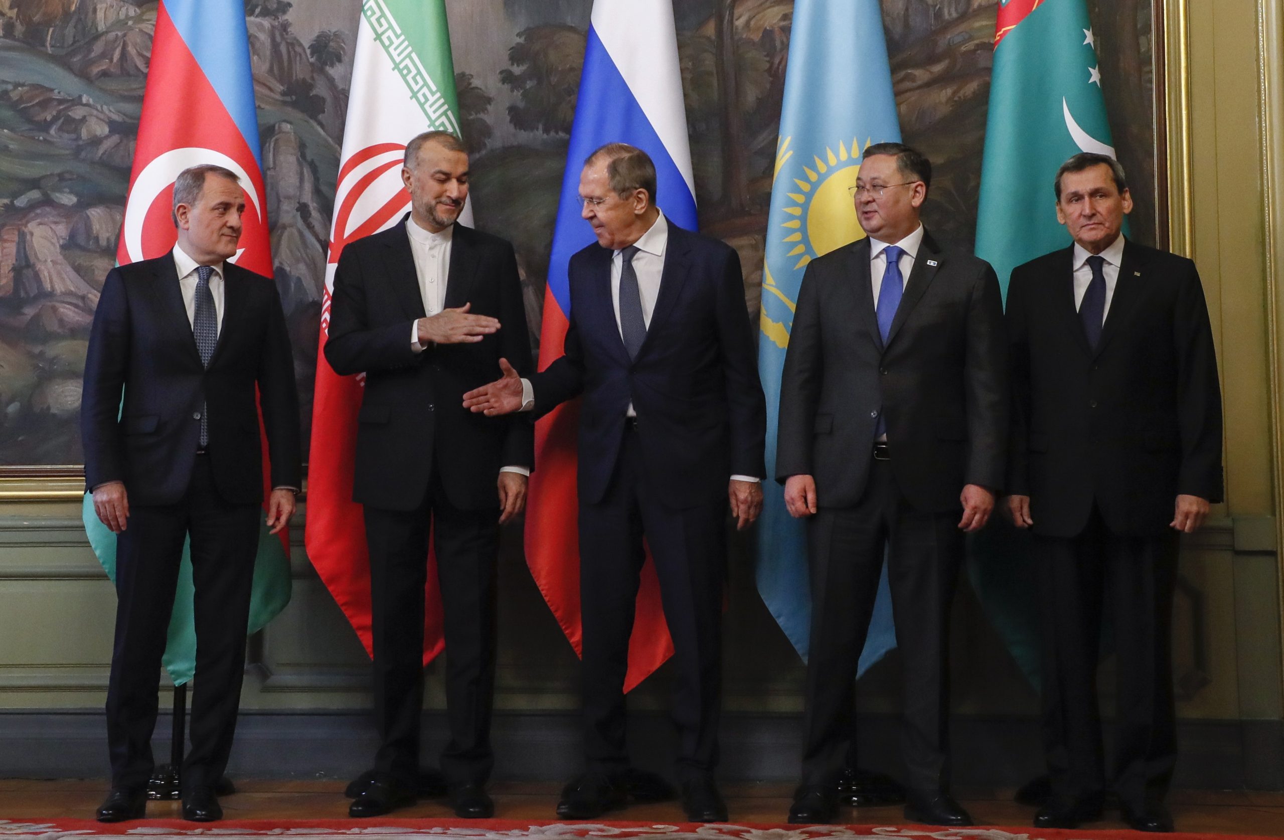 Rússia e Irão assinam declaração conjunta contra sanções ocidentais