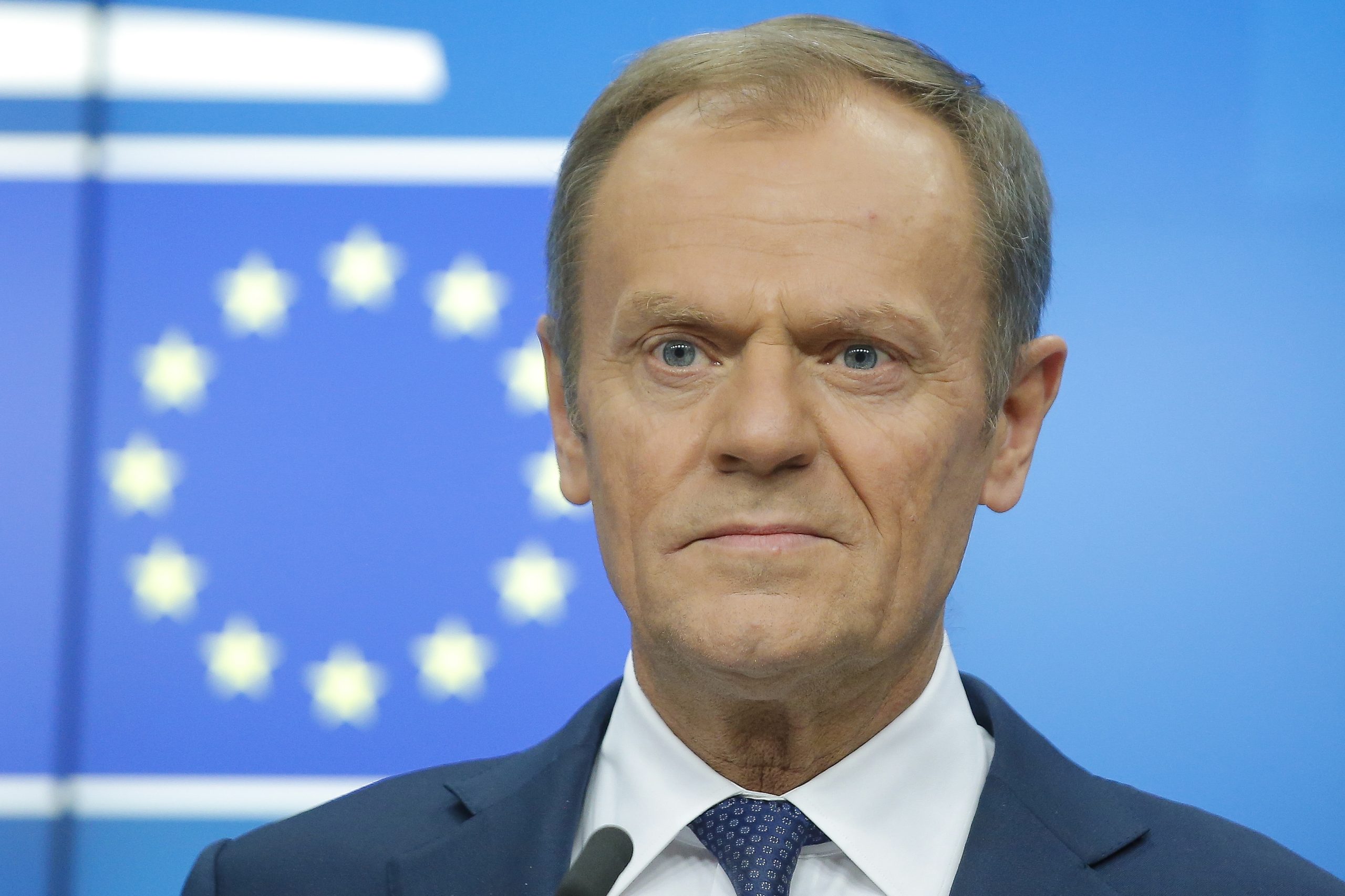 Donald Tusk suspende cimeira extraordinária da União Europeia até terça-feira