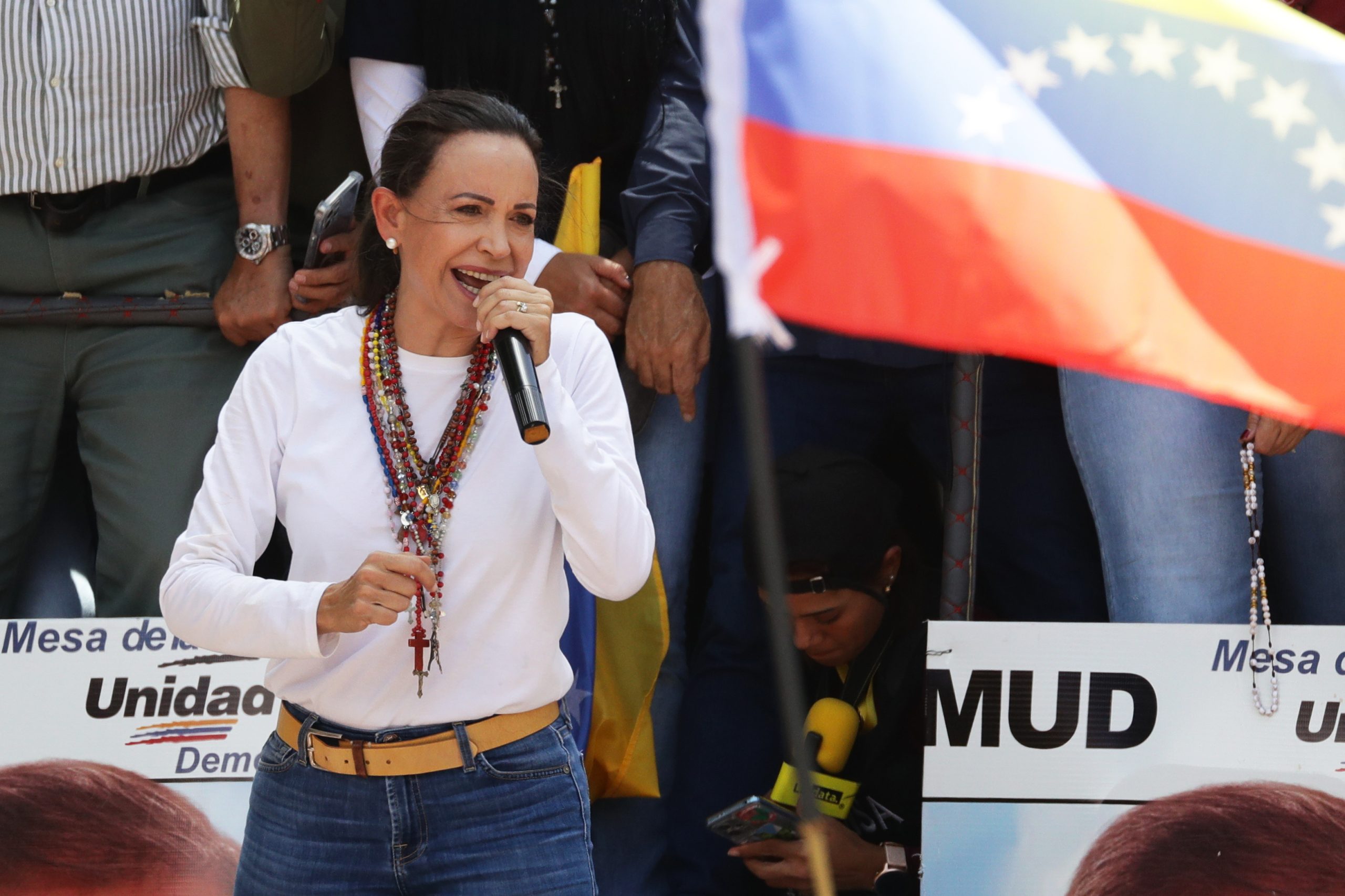 Comité Nobel trava intenção de María Corina Machado de entregar Prémio da Paz a Donald Trump
