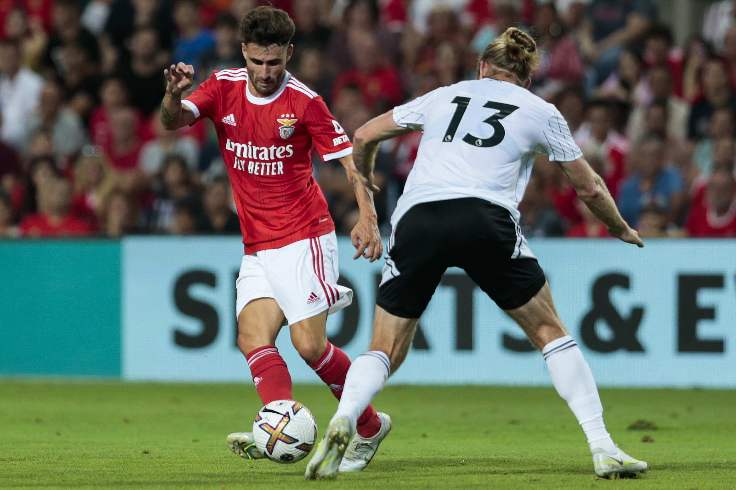 Pré-época: Benfica goleia Fulham e conquista Troféu do Algarve