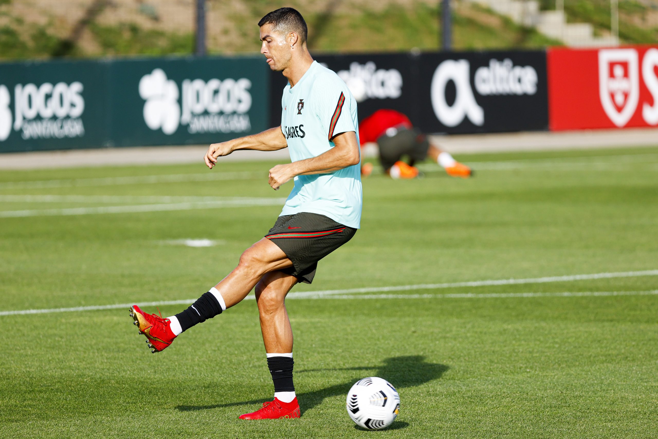 Covid-19: Positivo de Ronaldo lança alerta à população de que “ninguém está livre”