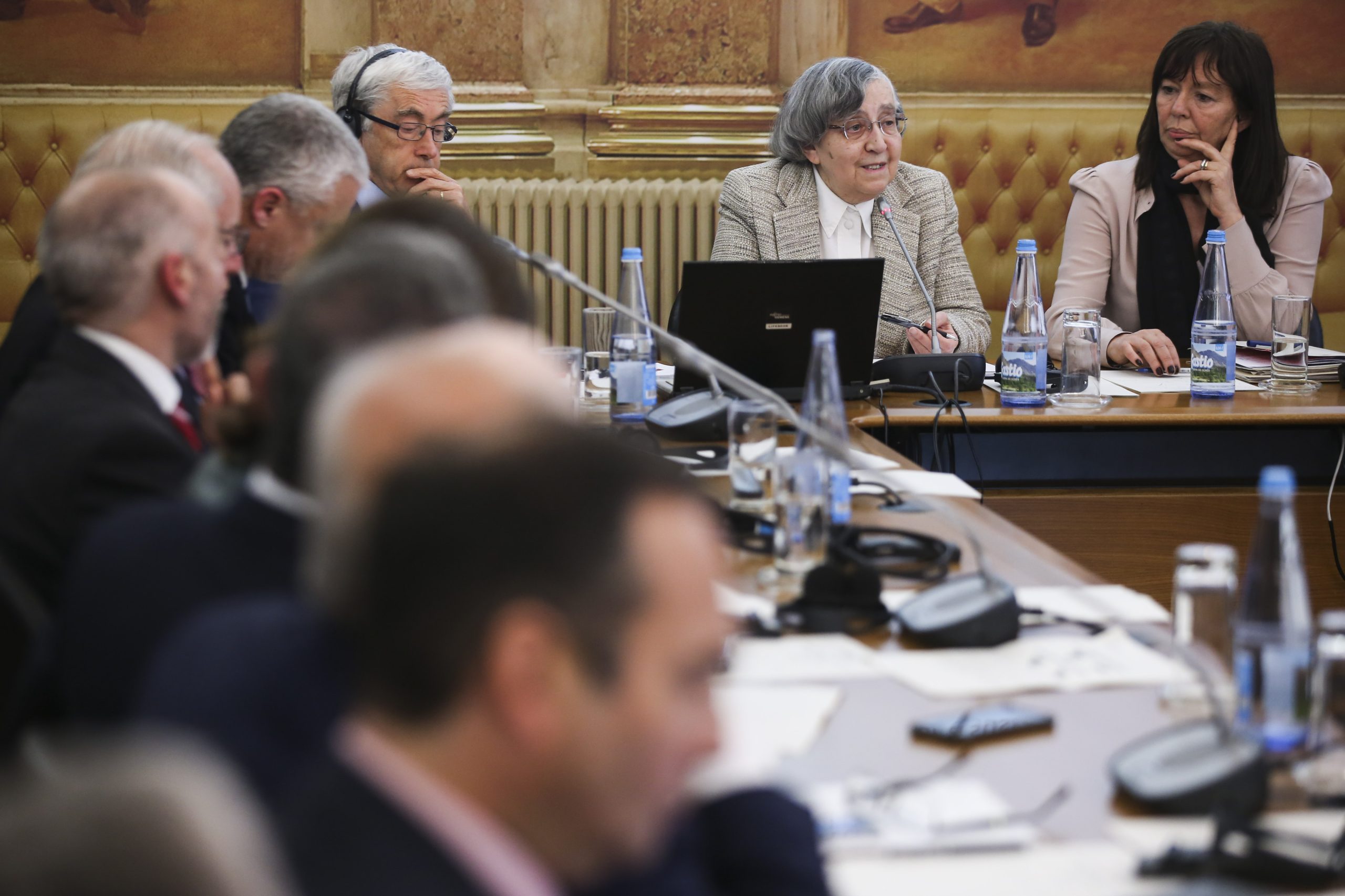 Programa de Estabilidade “parece ir na direção certa”, afirma Teodora Cardoso
