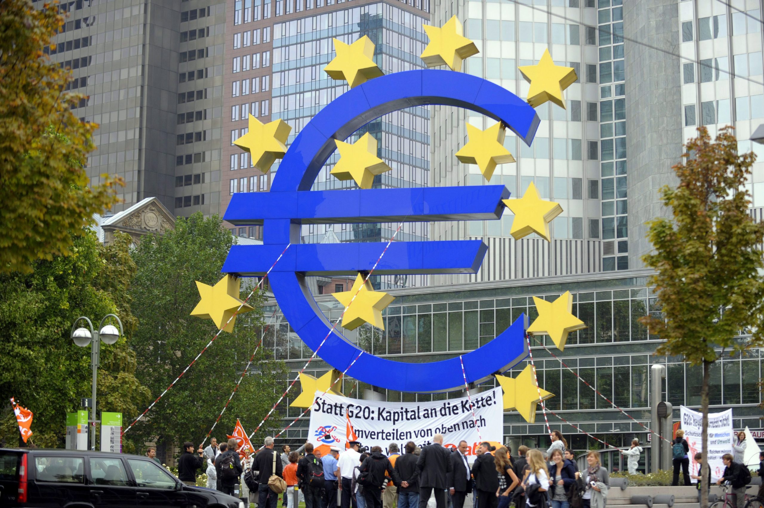 Economias da zona euro e da UE cresceram 5,2% em 2021