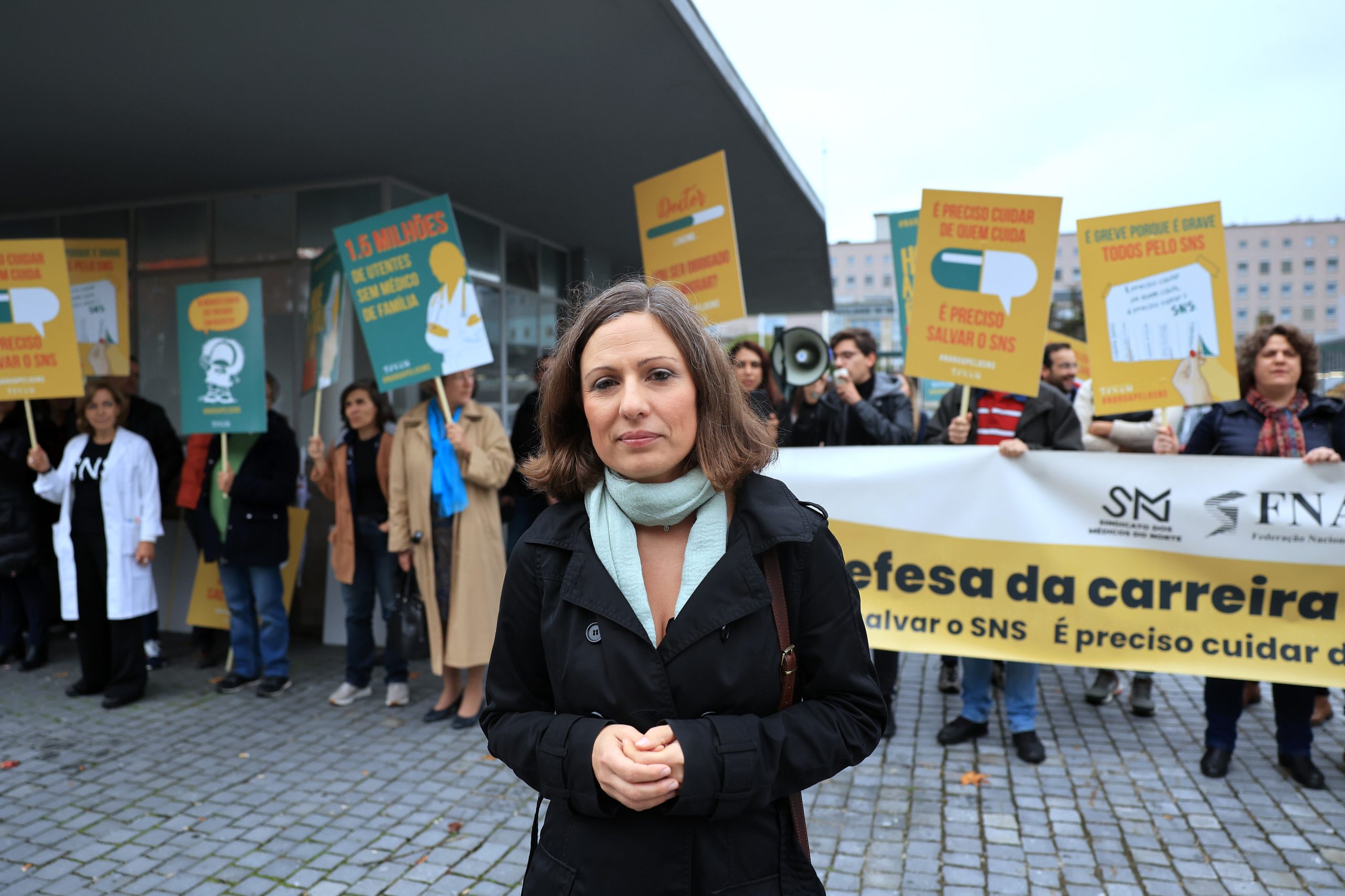 Médicos e enfermeiros cumprem dois dias de greve esta semana por melhores condições de trabalho