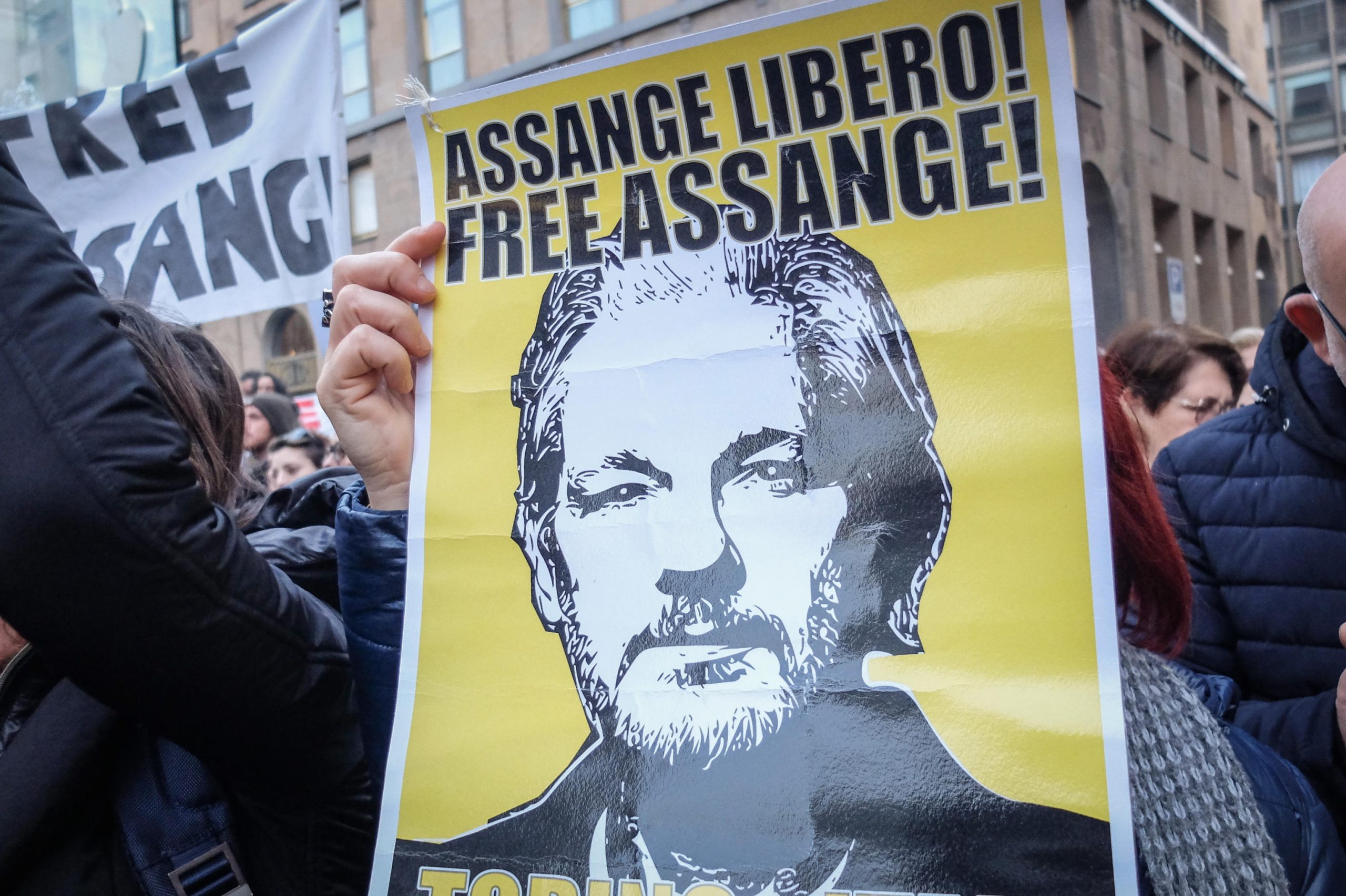 Biden diz estar a estudar pedido da Austrália para absolver Assange