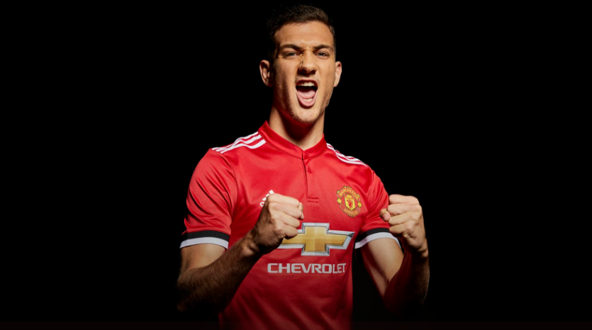 Manchester United contrata o português Diogo Dalot até junho de 2023