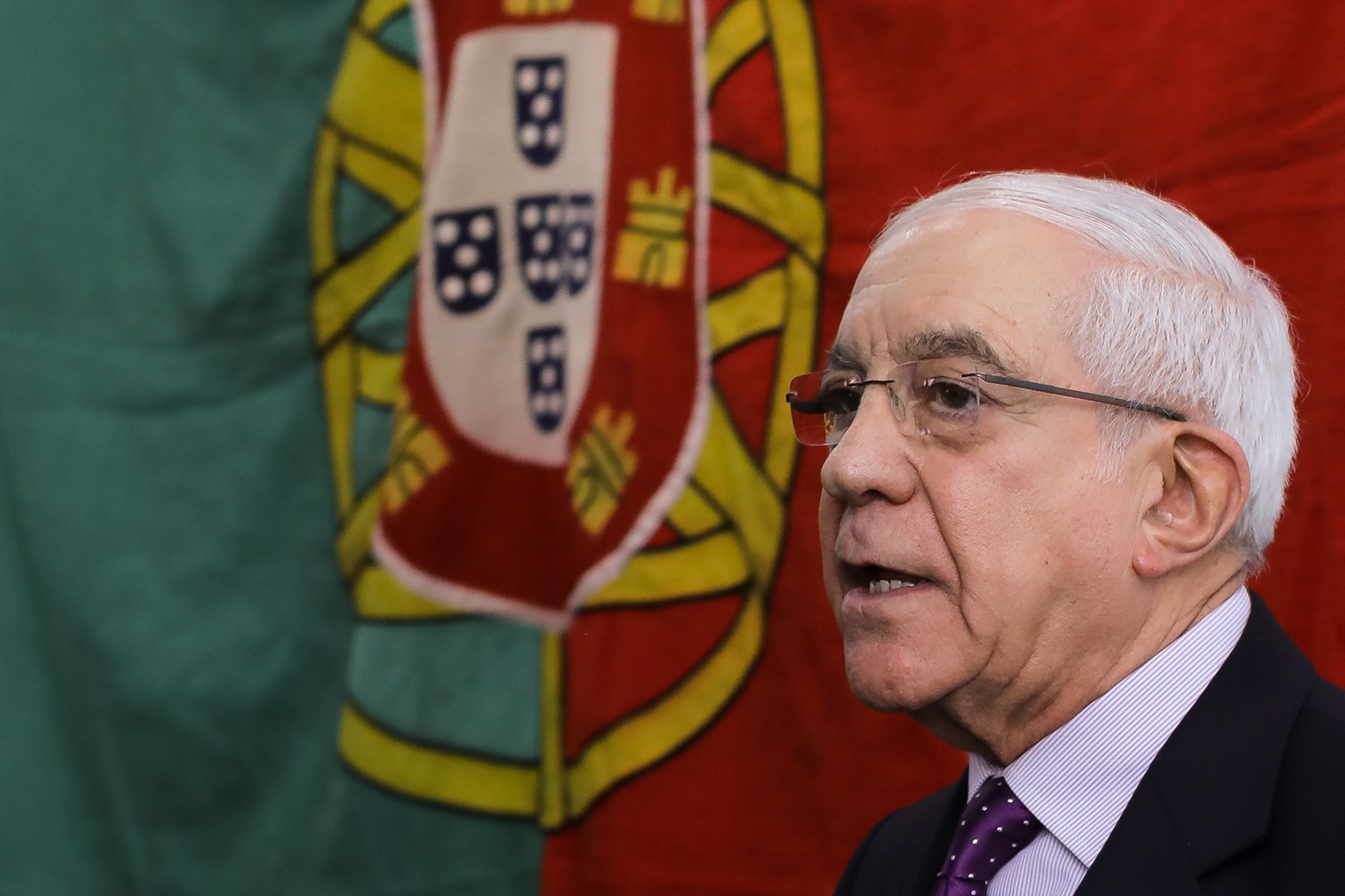 Arquivo de Otelo Saraiva de Carvalho doado ao arquivo Ephemera