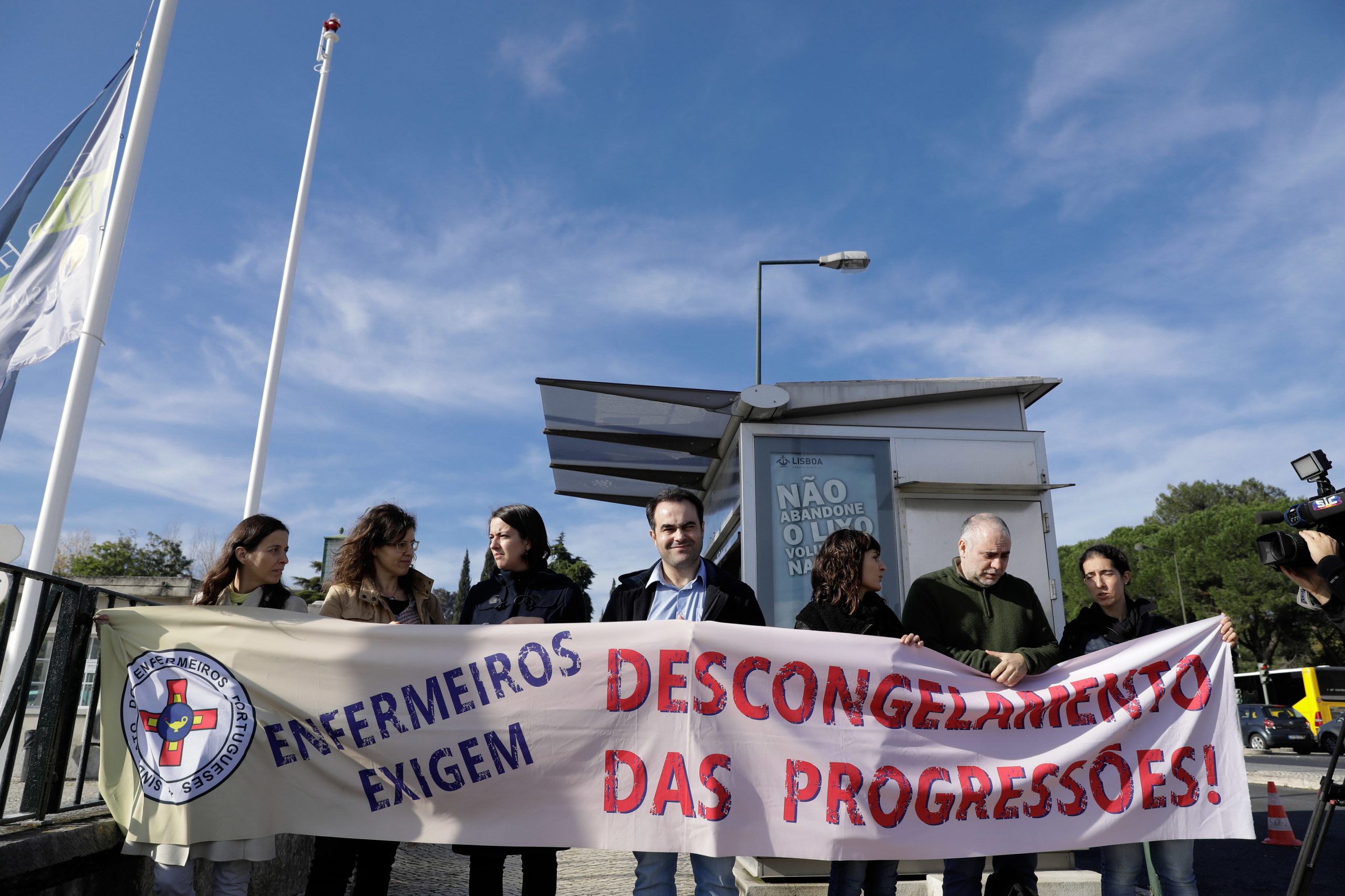 Pelo menos 261 cirurgias canceladas em cinco hospitais do Norte devido a greve de enfermeiros