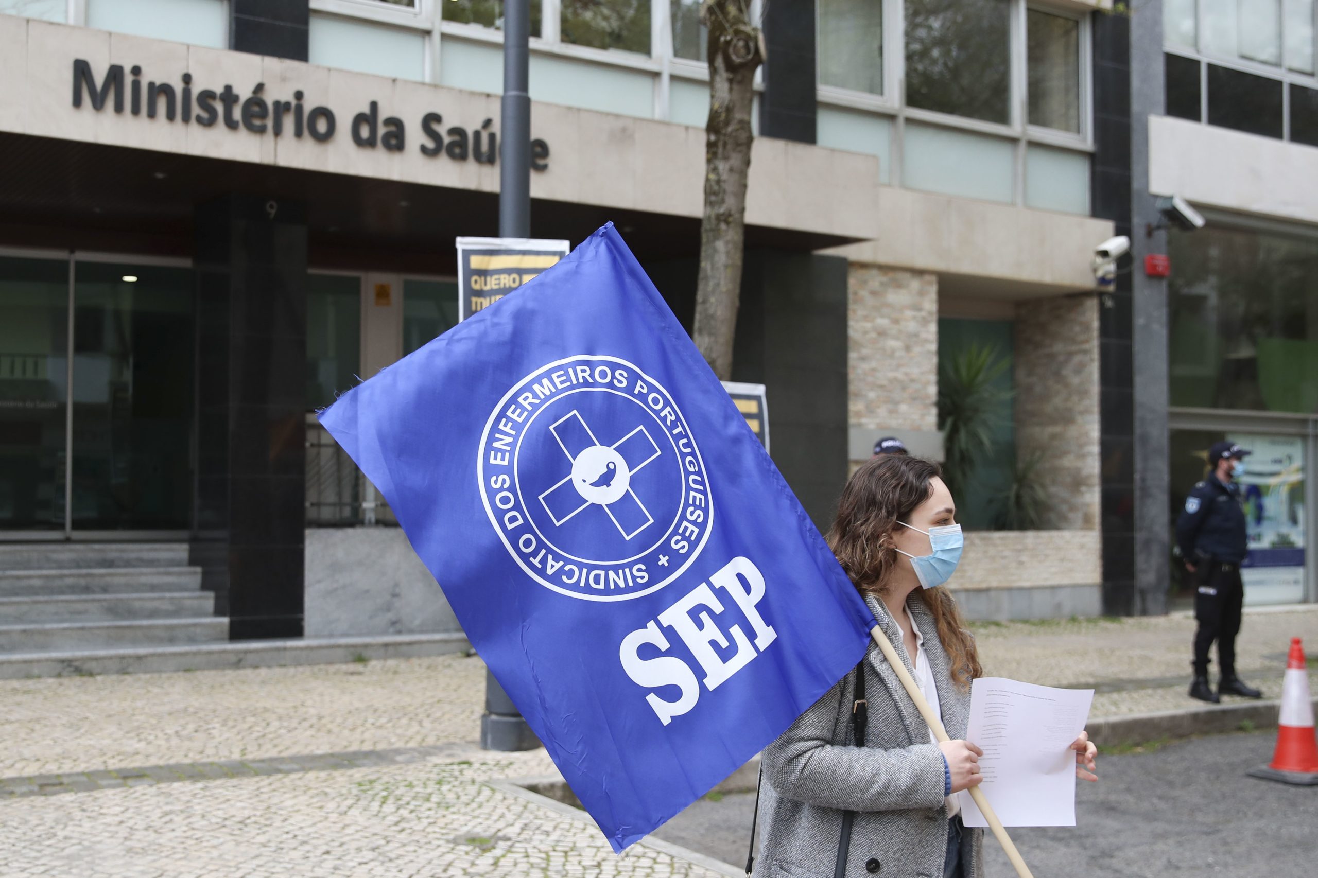 Adesão à greve dos enfermeiros chega aos 70% a nível nacional