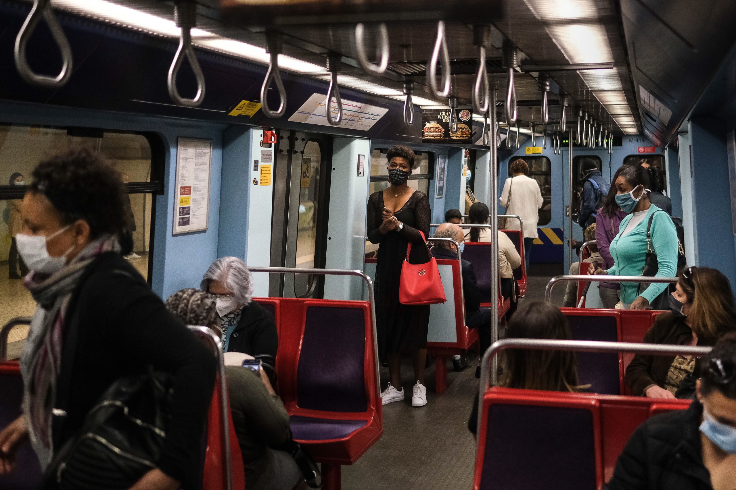 Metro de Lisboa reforça na segunda-feira controlo do volume de passageiros
