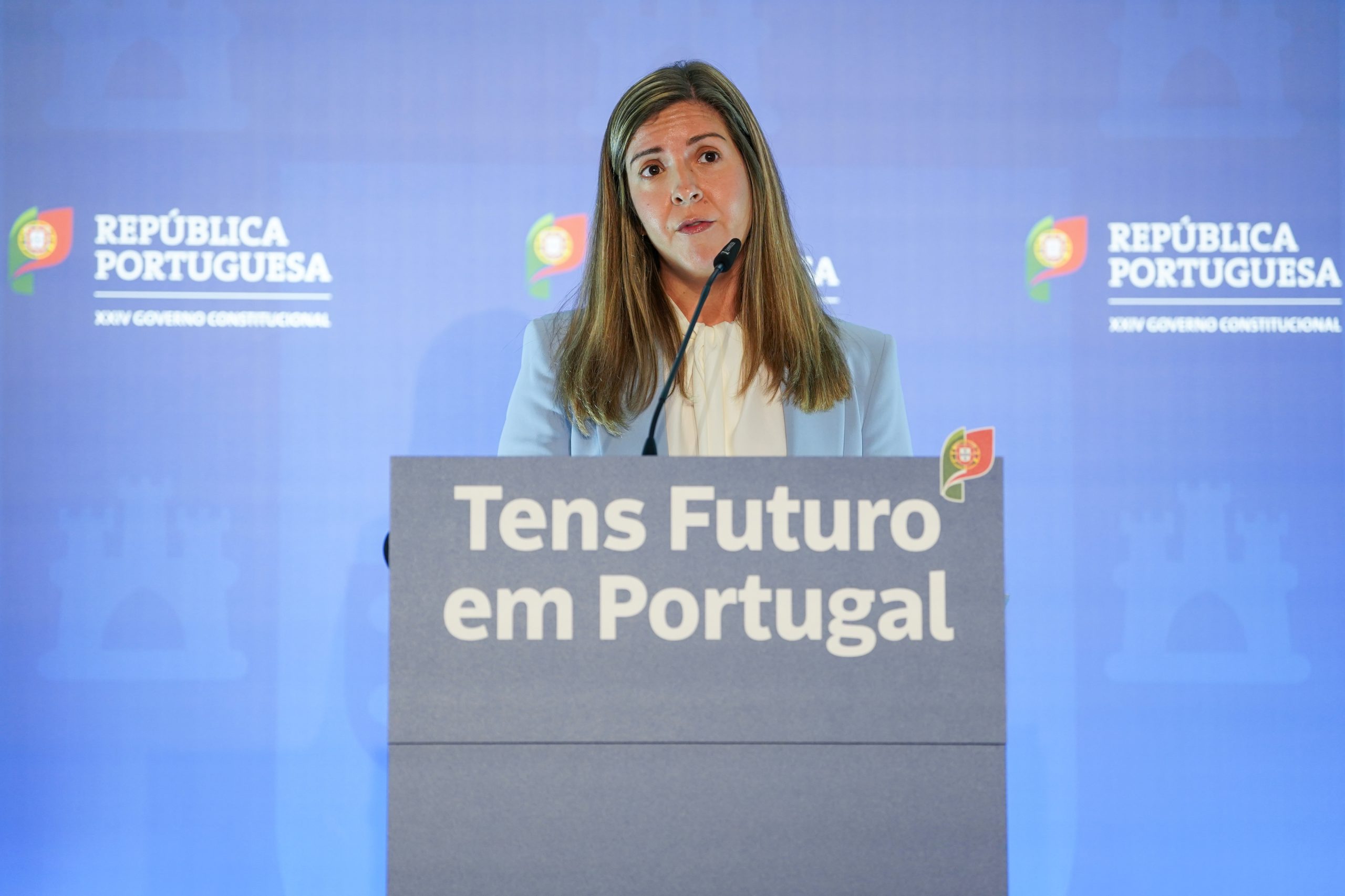 Estudantes deslocados sem bolsa vão ter apoio do Estado
