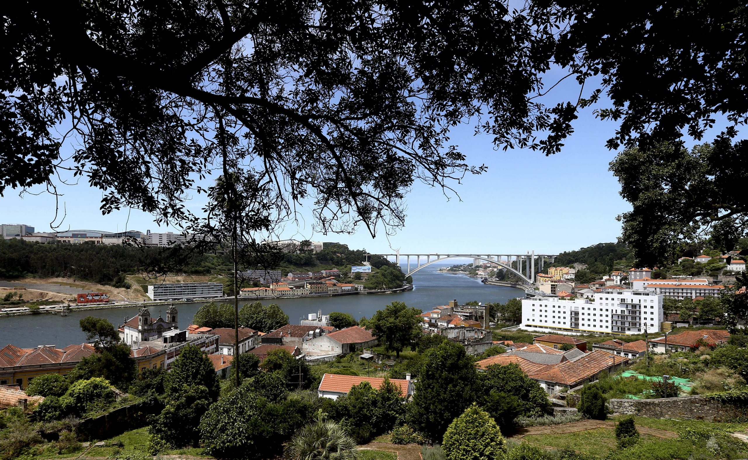 Porto. Trânsito cortado na marginal. Intervenção na Ponte da Arrábida a partir das 22:00