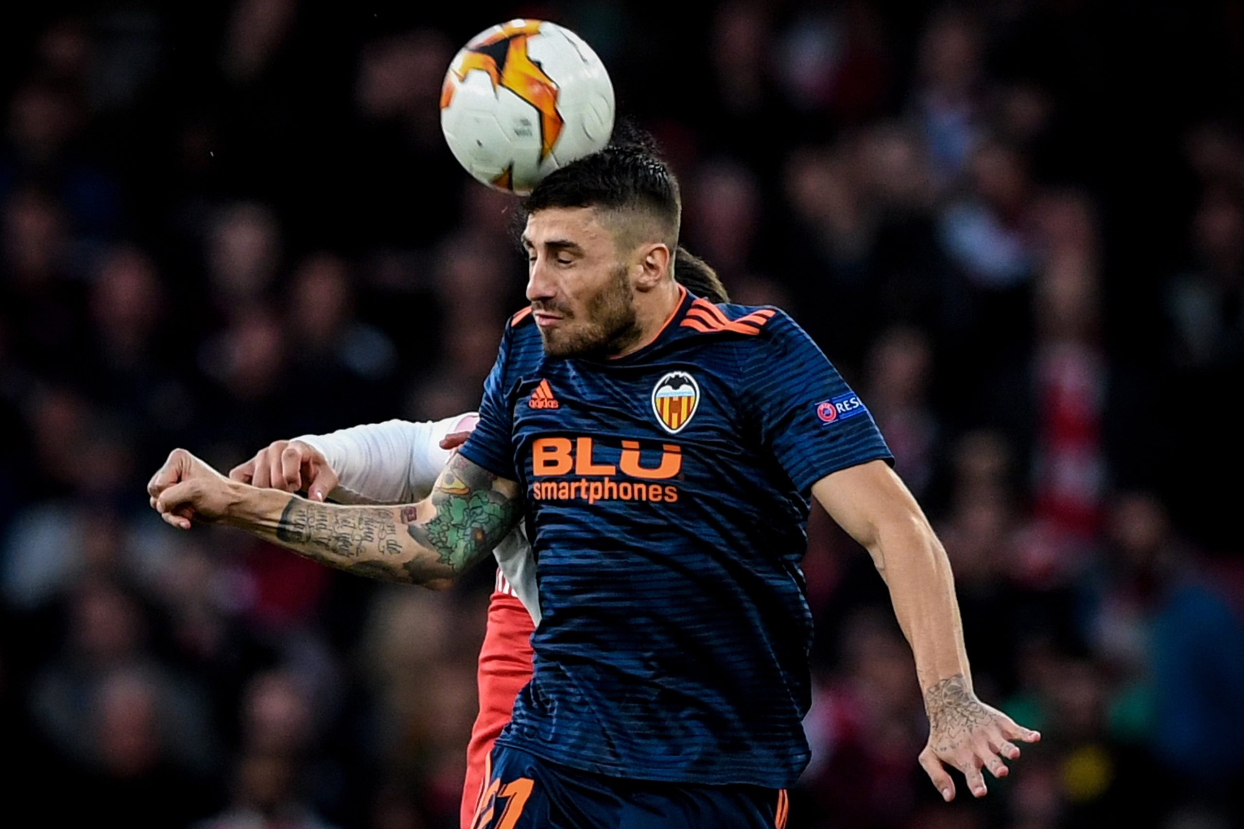 Piccini sofre fratura na rótula do joelho direito durante treino do Valencia