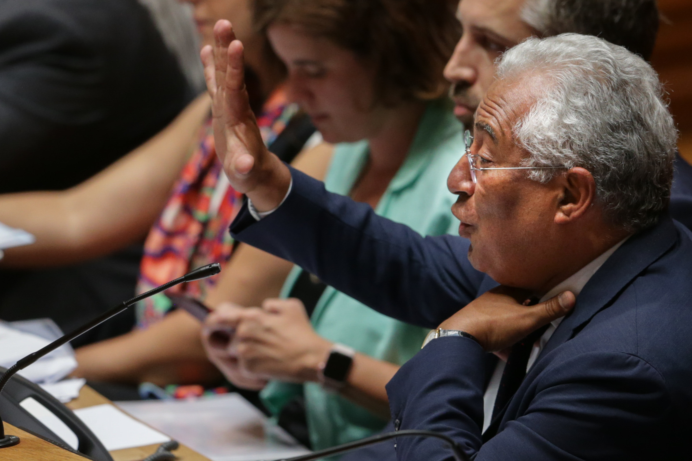 PSD acusa Costa de faltar à palavra sobre Infarmed. Primeiro-ministro recusa “lições” de Negrão