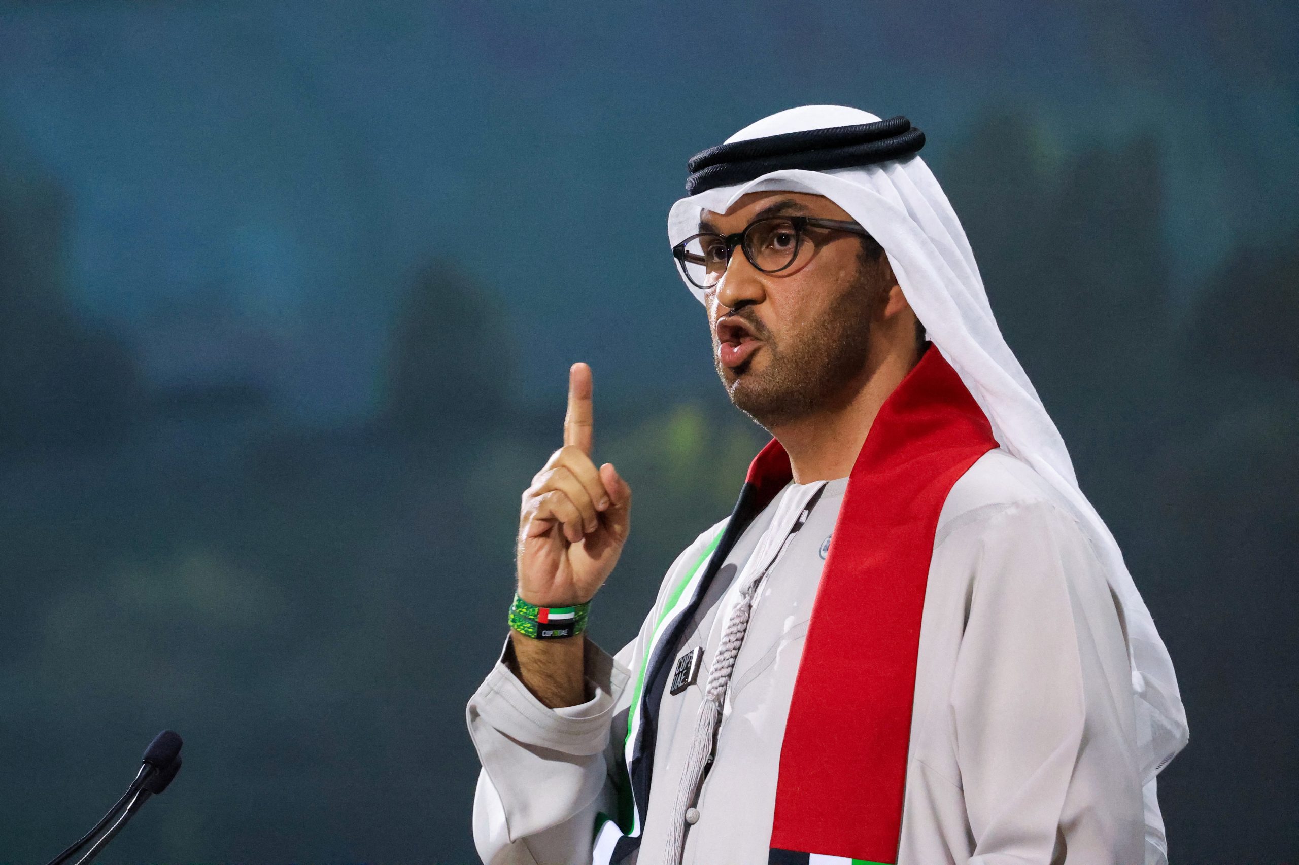Al-Jaber refere ter sido “mal interpretado” sobre comentários de que “não há ciência” por detrás das exigências de eliminação progressiva dos combustíveis fósseis