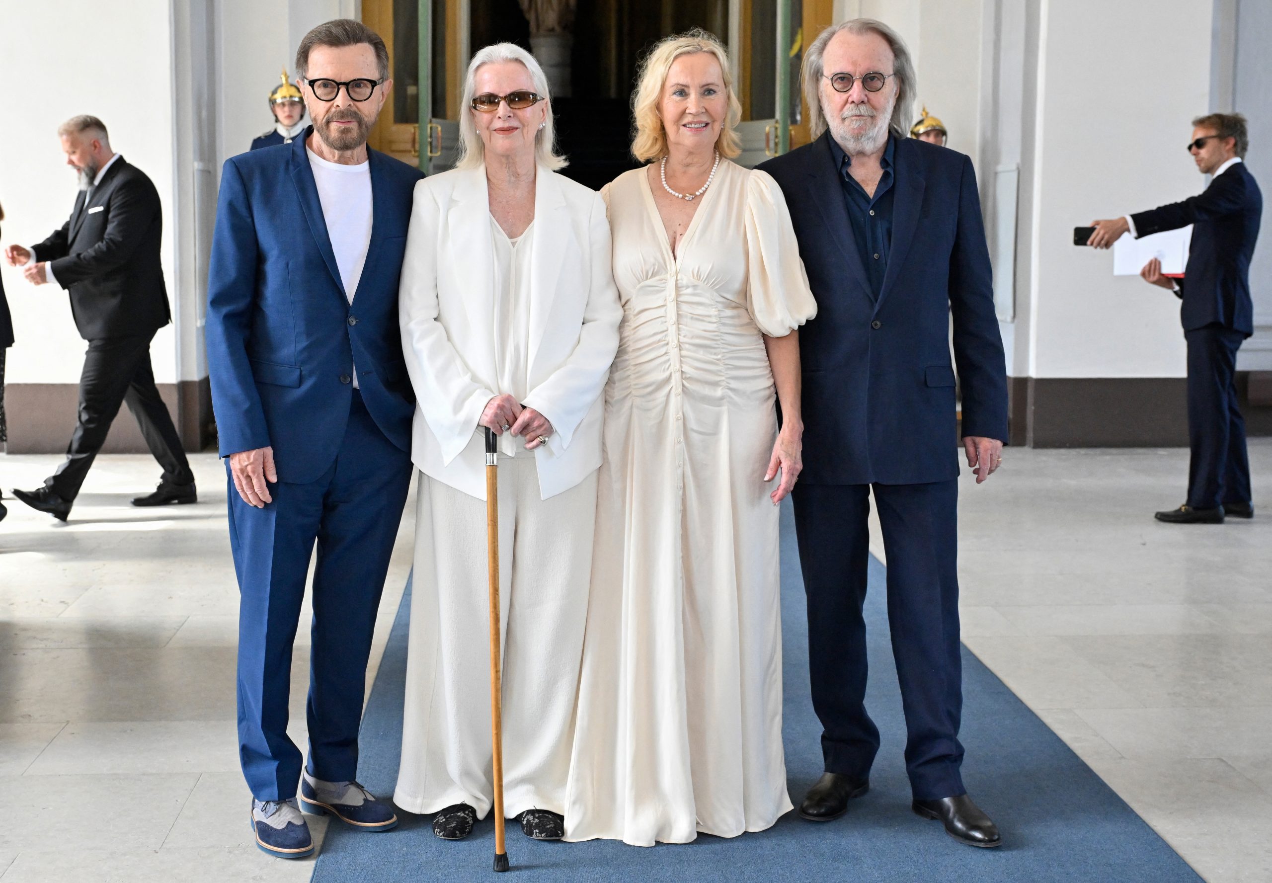 “The winners take it all”: a reunião inédita dos Abba para receberem título de cavaleiros na Suécia