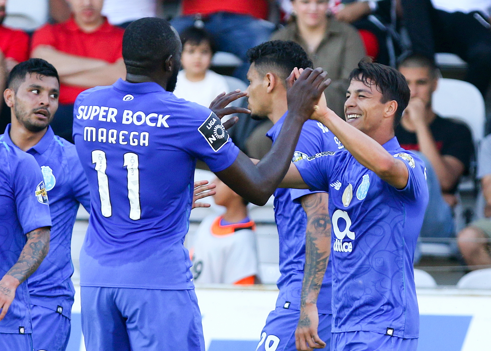 FC Porto goleia na Choupana, Nacional desce à segunda liga
