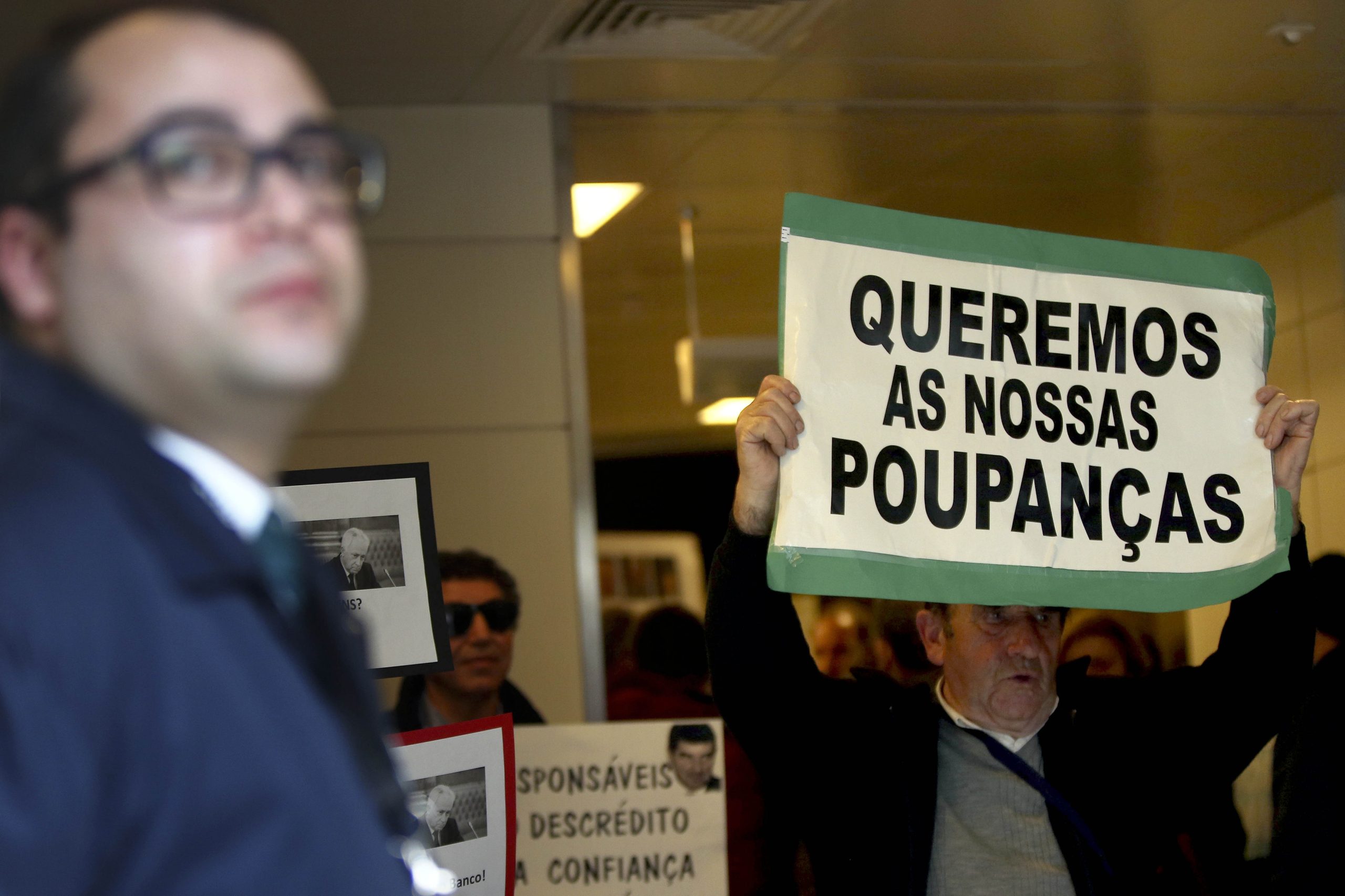 Lesados do BES na Suíça pedem “apoio jurídico urgente” ao Governo