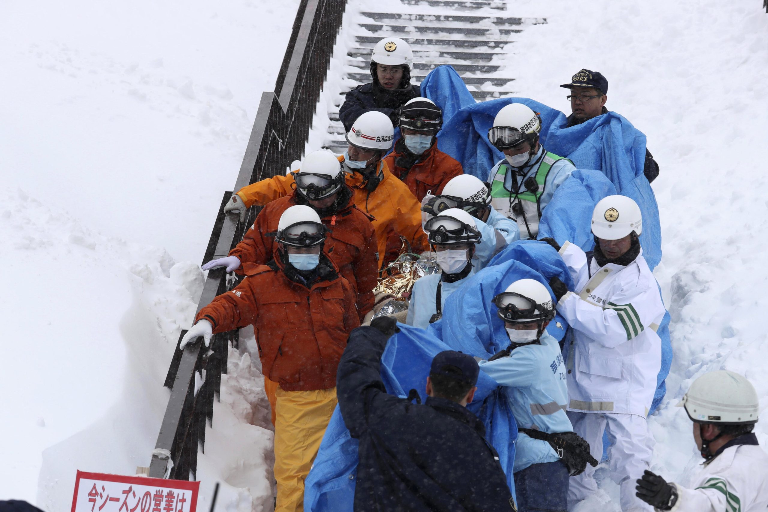 Pelo menos oito adolescentes mortos em avalanche de neve no Japão