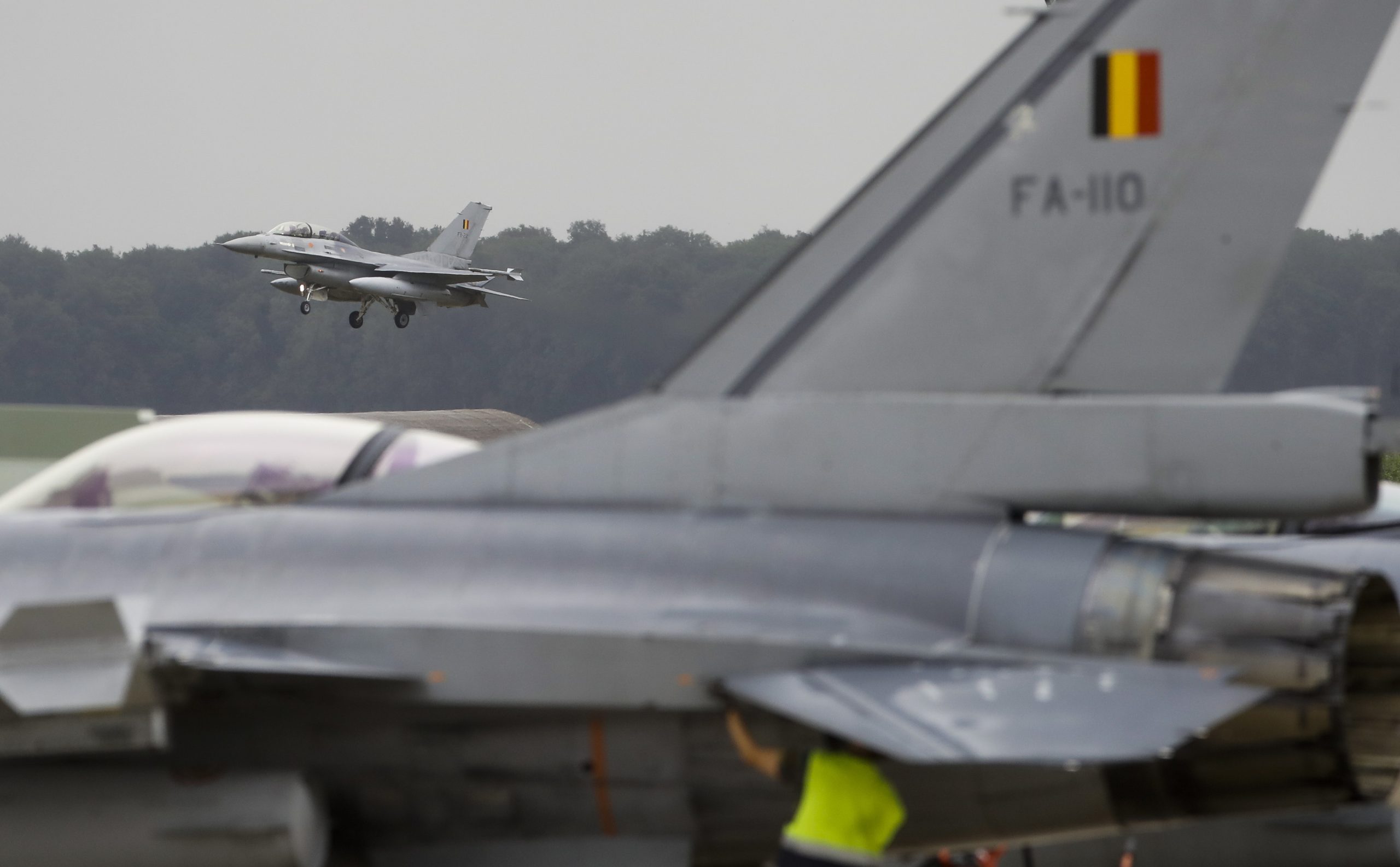 Bélgica anuncia entrega de caças F-16 a Kiev no final do ano