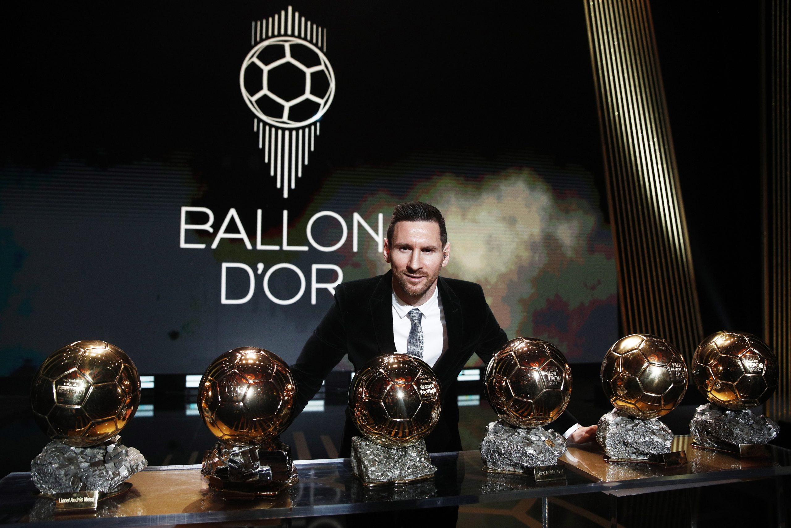 Messi de fora dos nomeados para a Bola de Ouro. Ronaldo e mais quatro portugueses estão na corrida