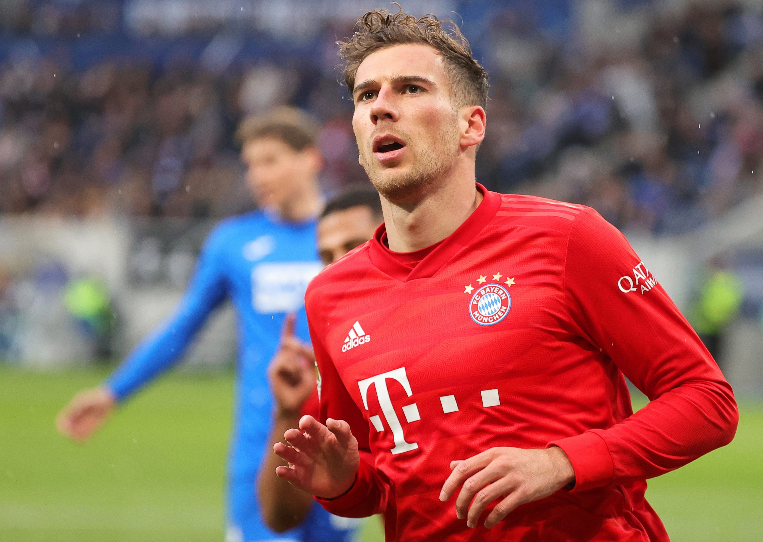 Bayern bate Frankfurt em casa e mantém Dortmund a quatro pontos