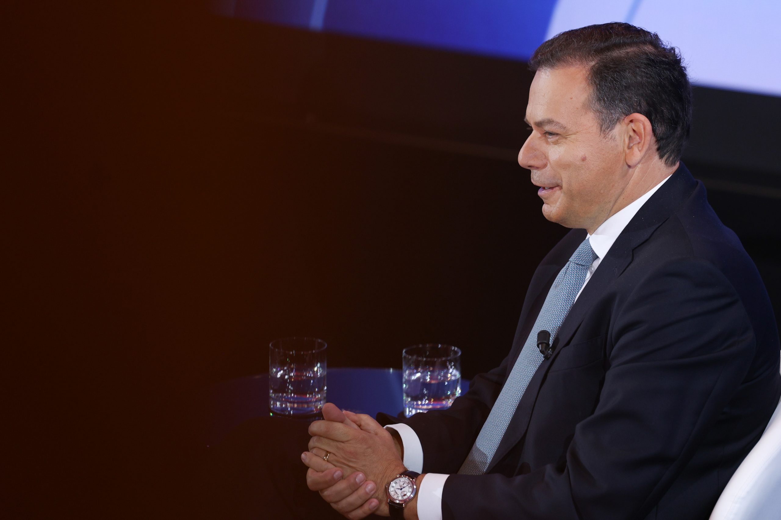 Montenegro diz que o Governo não desiste da descida do IRC