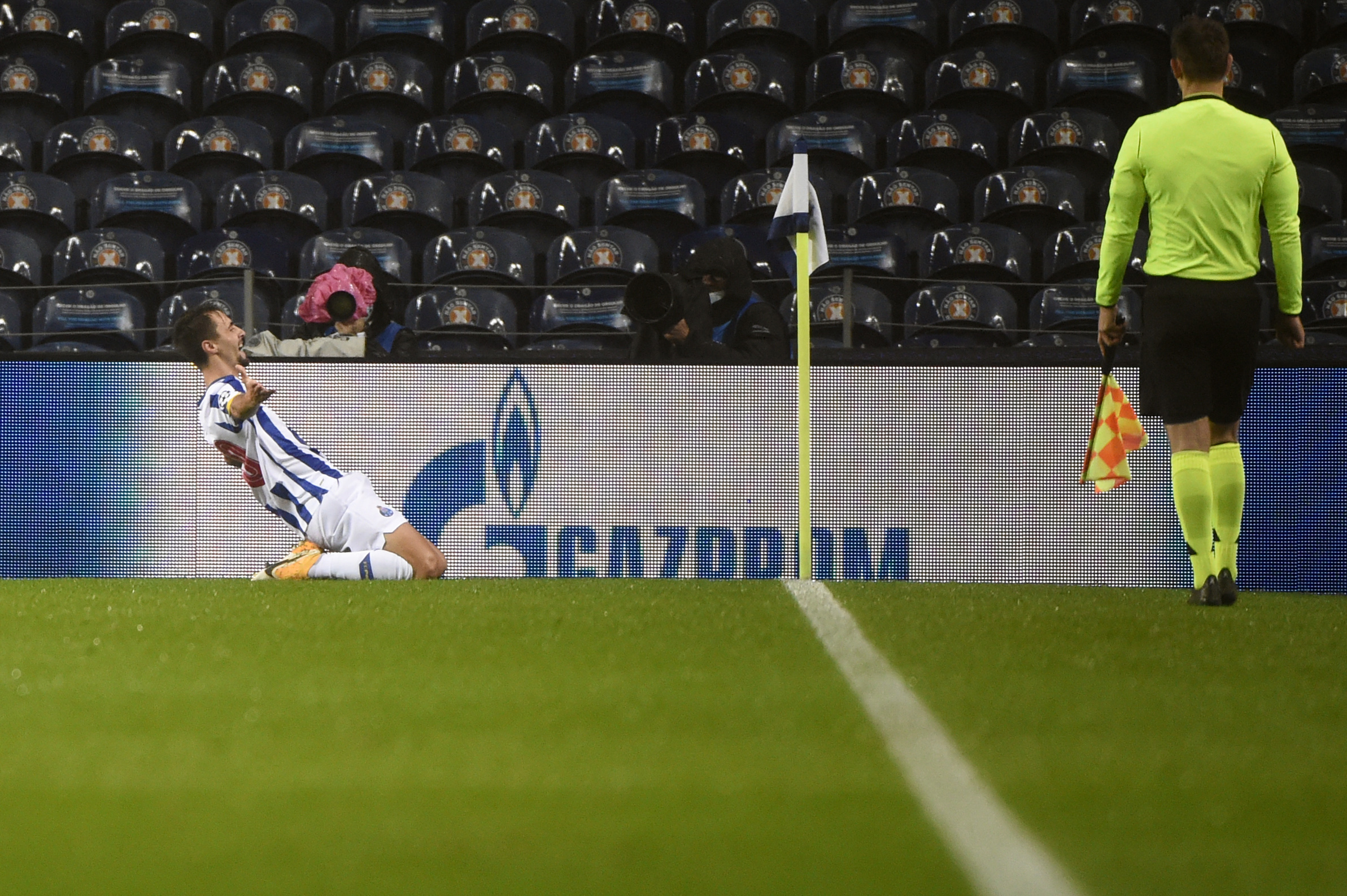 FC Porto vence, convence e conquista os três primeiros pontos na Liga dos Campeões frente ao Olympiacos