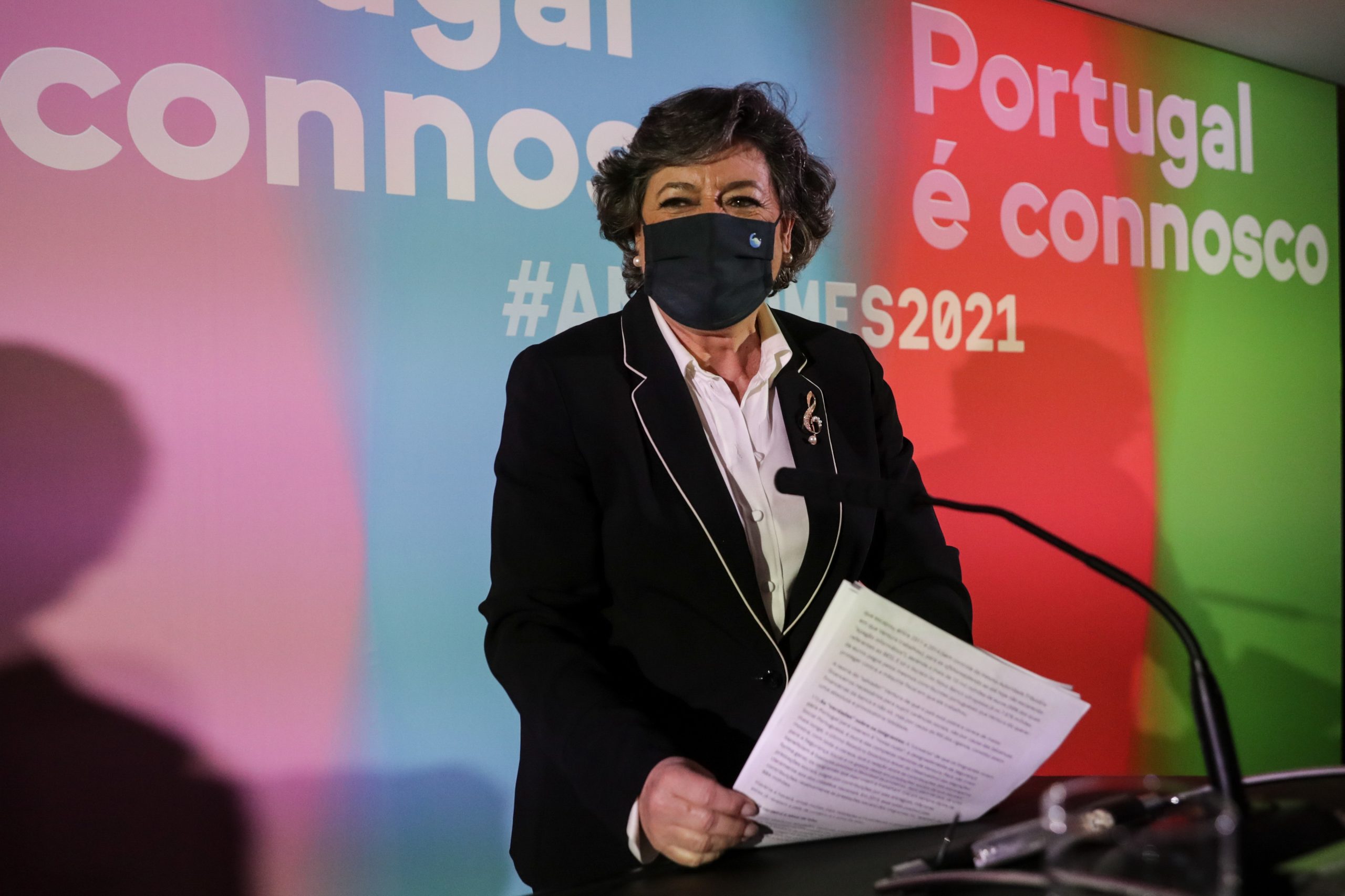 A história da diplomata que ergueu sozinha uma cerca sanitária à democracia