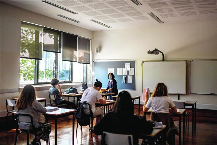 Covid-19: Sindicato mantém greve dos profissionais de educação a partir de segunda