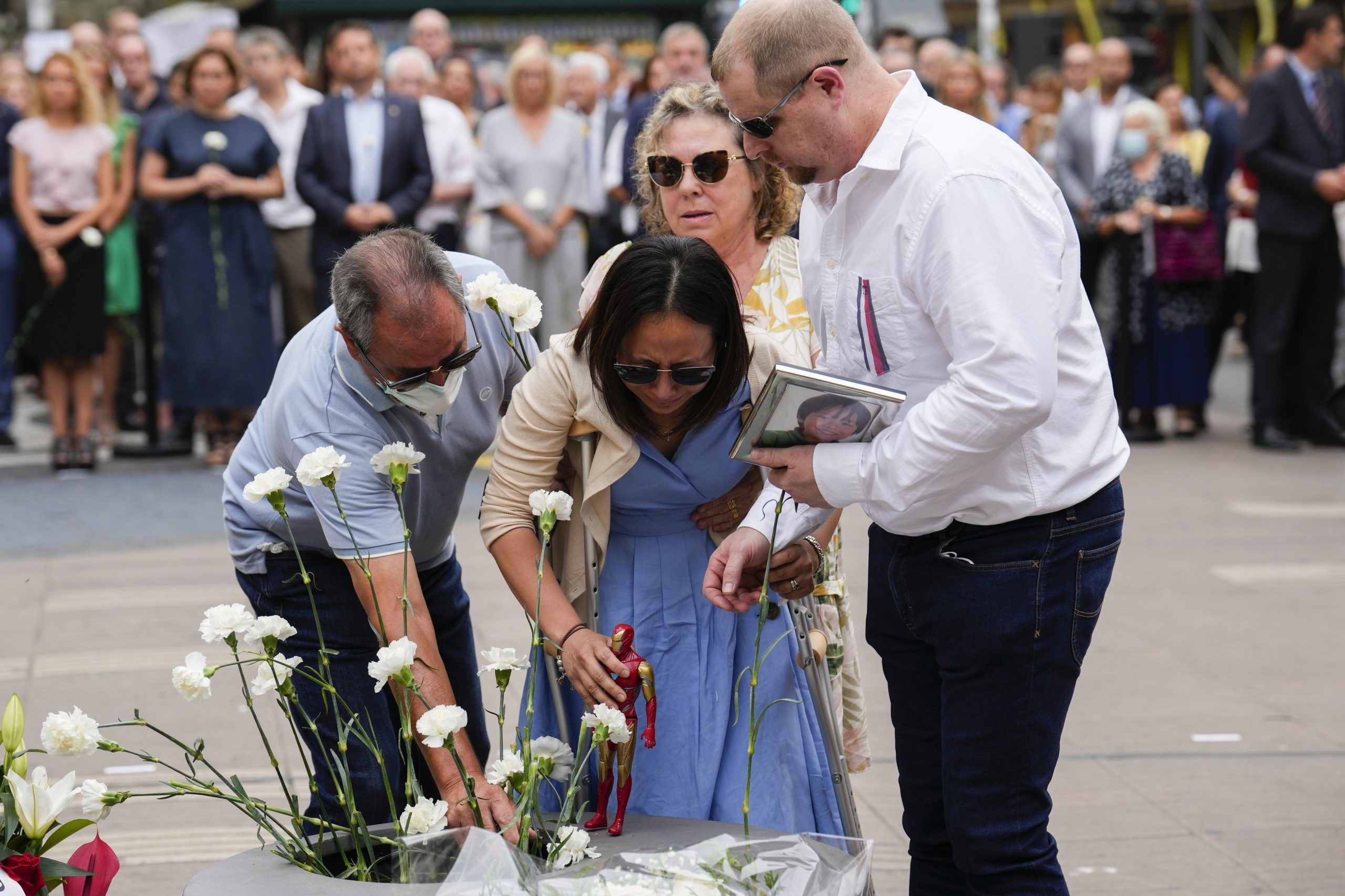 Independentistas catalães perturbam homenagem a vítimas de atentados terroristas
