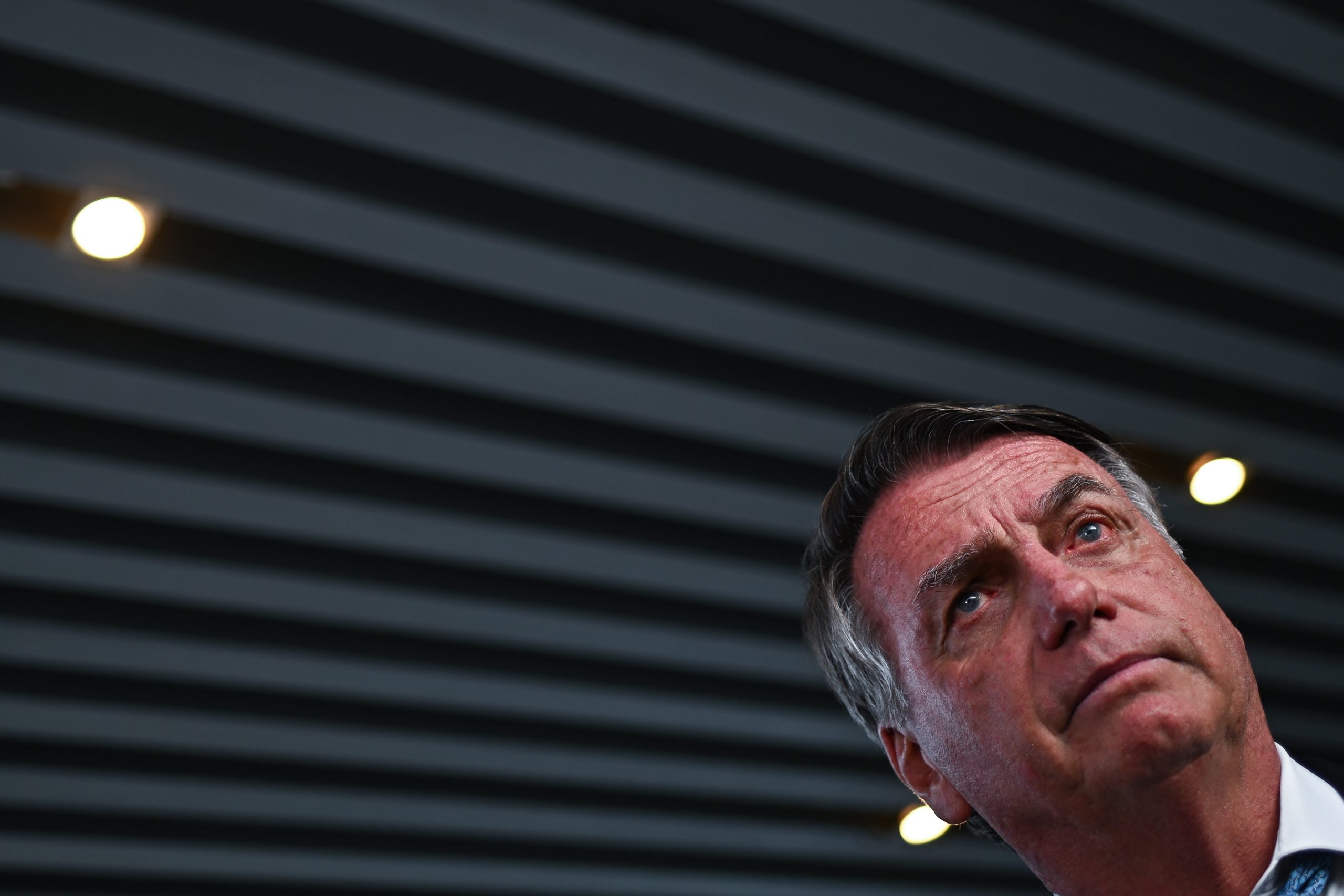 Bolsonaro diz que “provavelmente” será operado