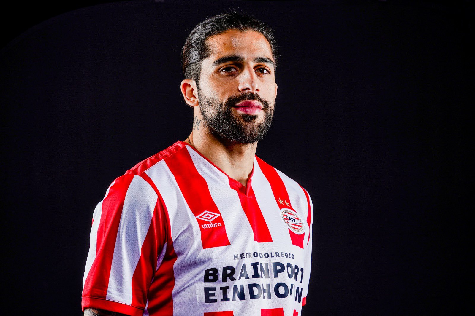 AC Milan empresta suíço Ricardo Rodríguez ao PSV até final da época