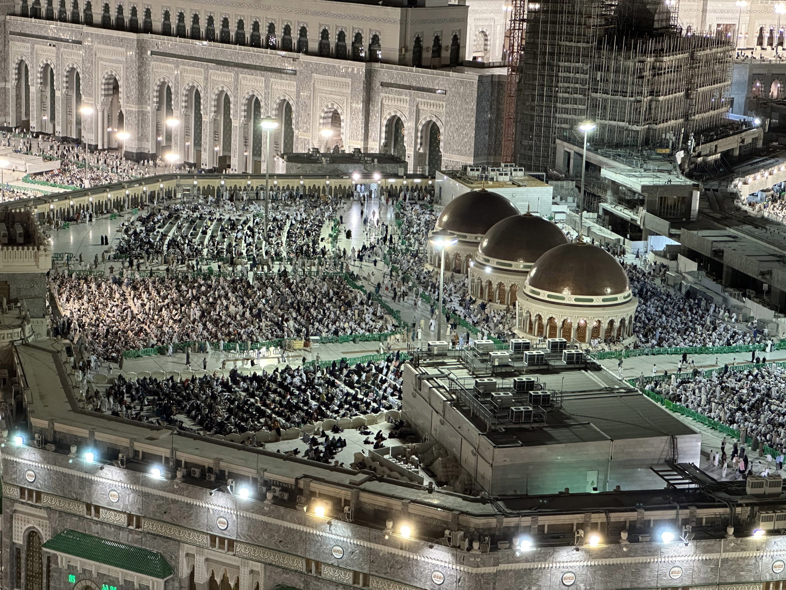 Peregrinação do Hajj começou. Mais de 1,8 milhões de peregrinos já estão em Meca