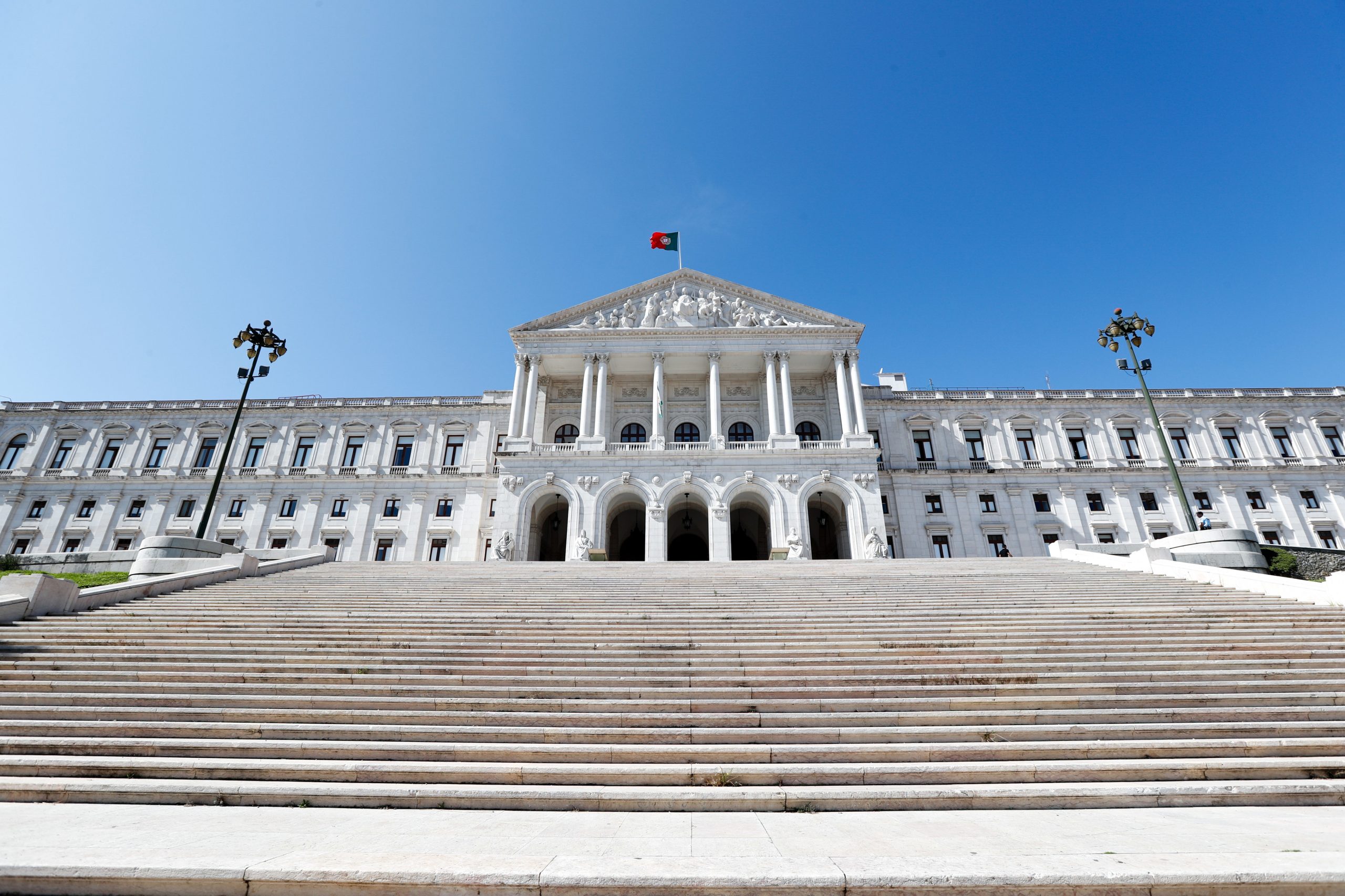 Assembleia da República recebeu 53 sugestões durante consulta pública sobre comemorações dos 50 anos do 25 de abril