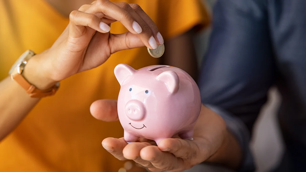 Mais de metade dos portugueses só consegue poupar 10% do salário